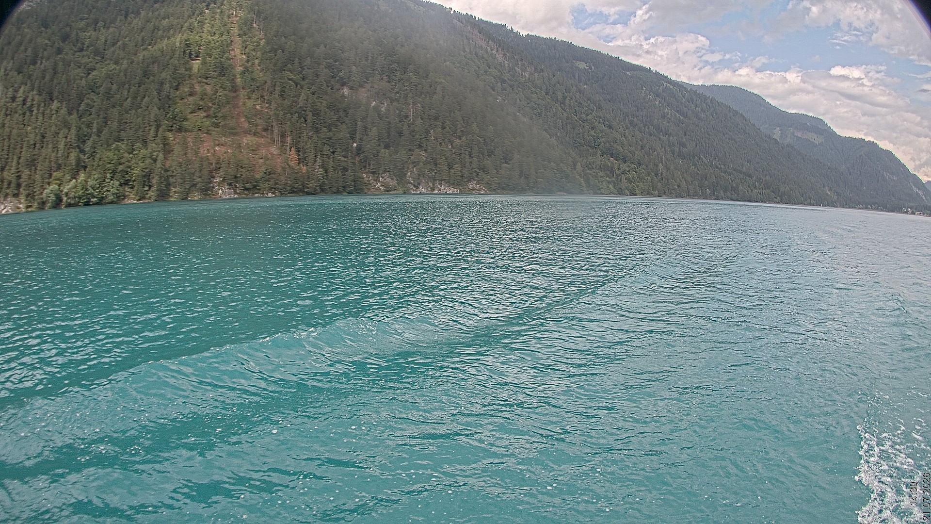 Archived image Webcam View of Lake Weissensee
