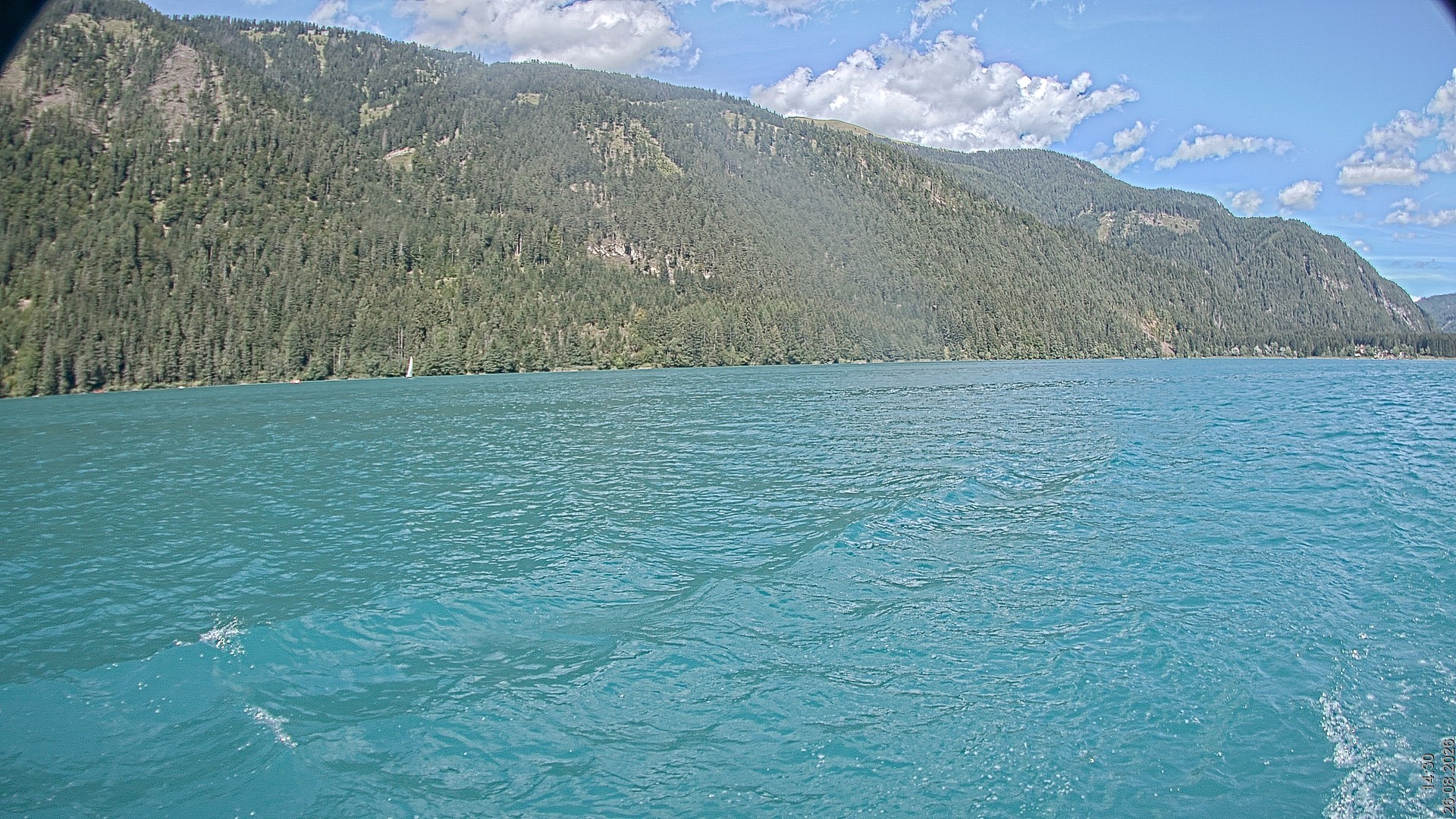 Archived image Webcam View of Lake Weissensee