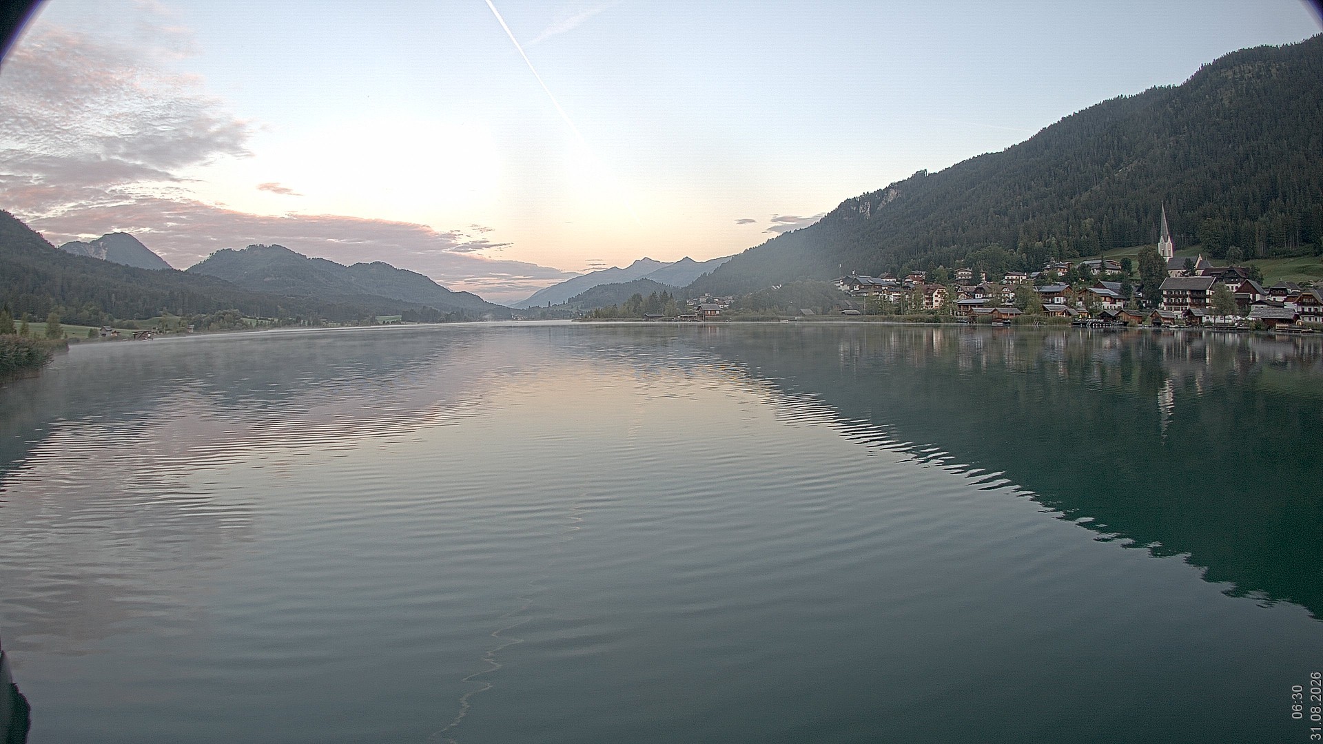 Archived image Webcam View of Lake Weissensee
