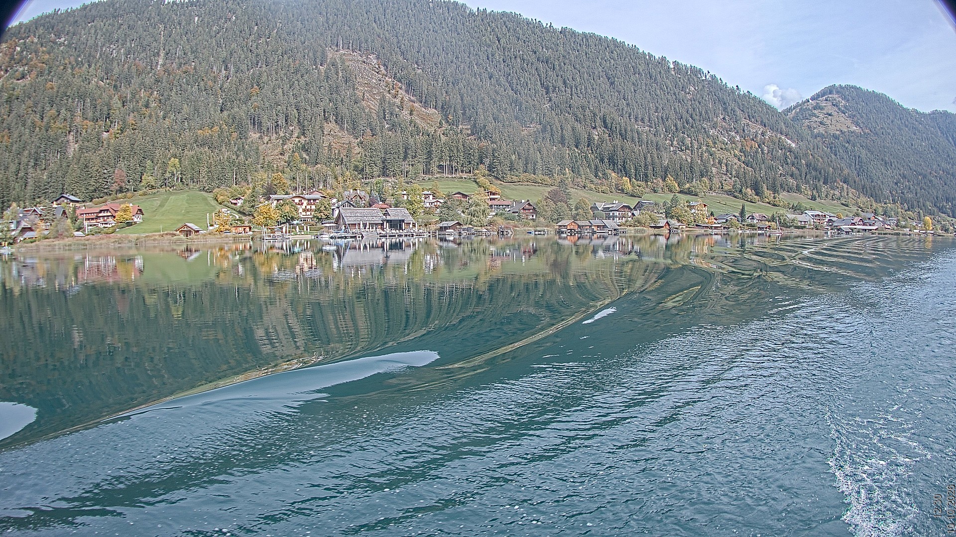 Archived image Webcam View of Lake Weissensee