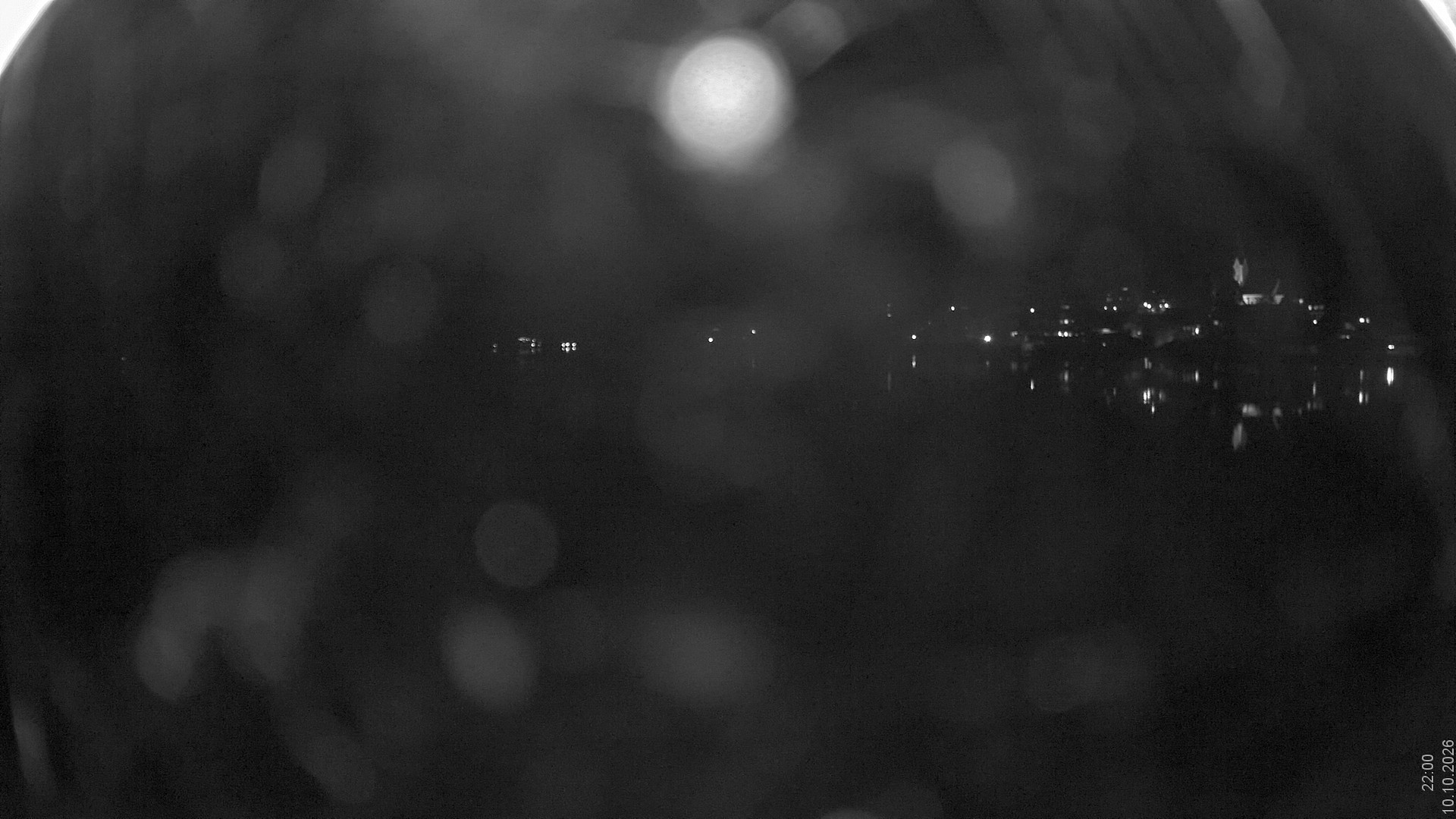 Archived image Webcam View of Lake Weissensee