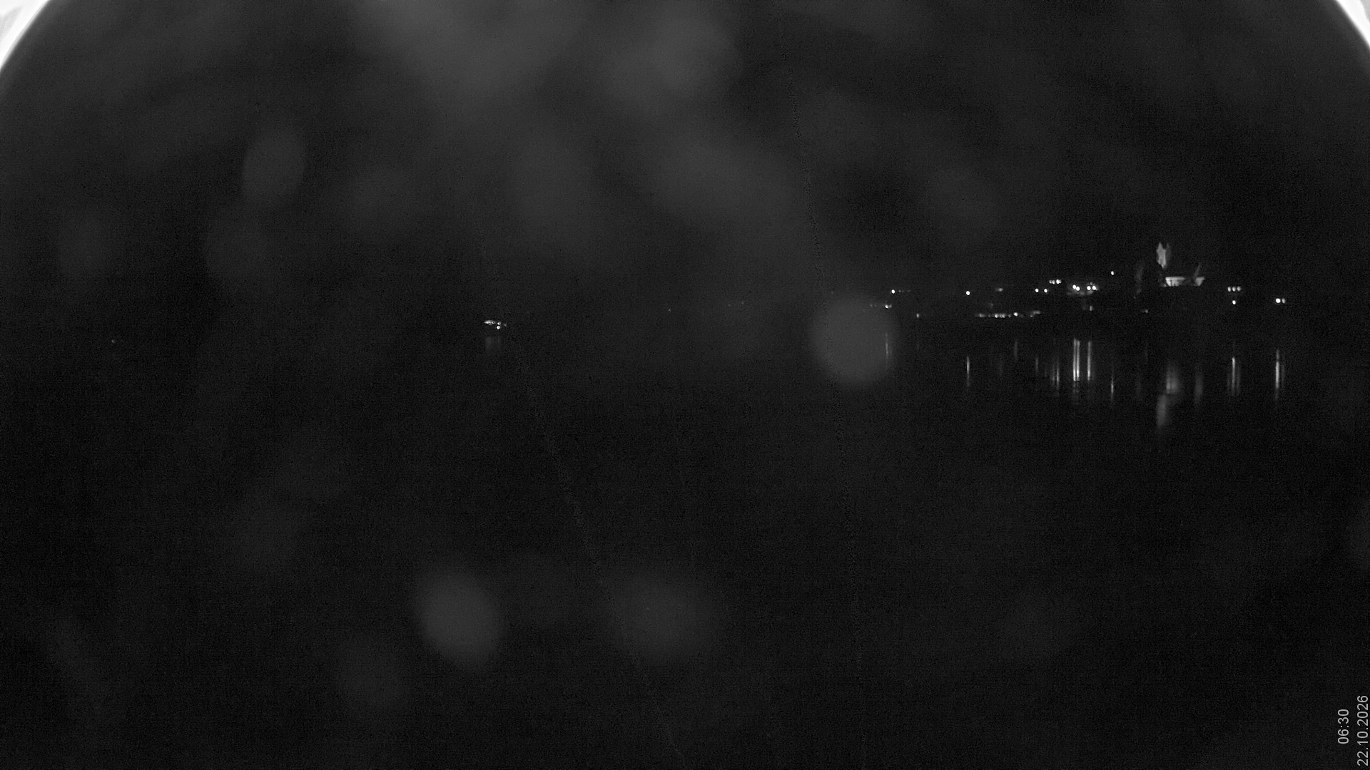 Archived image Webcam View of Lake Weissensee
