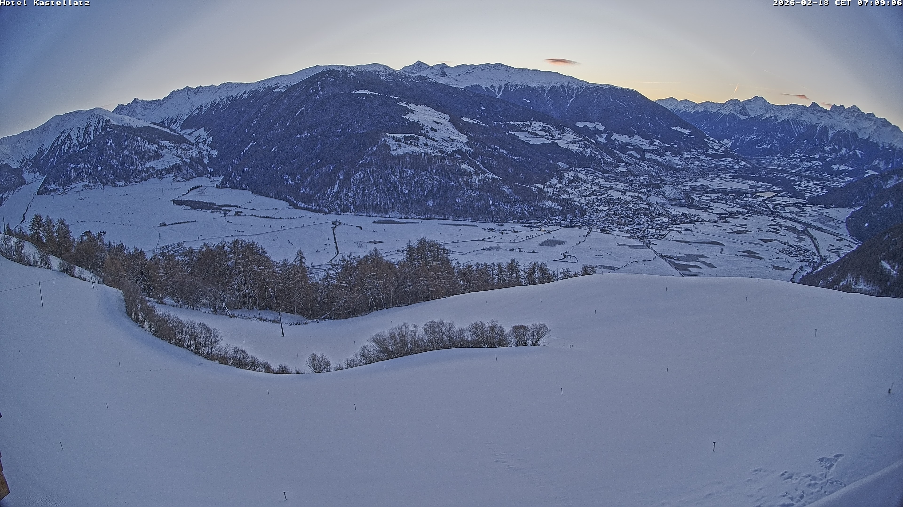 Archiv Foto Webcam Ausblick Kastellatz - Mals