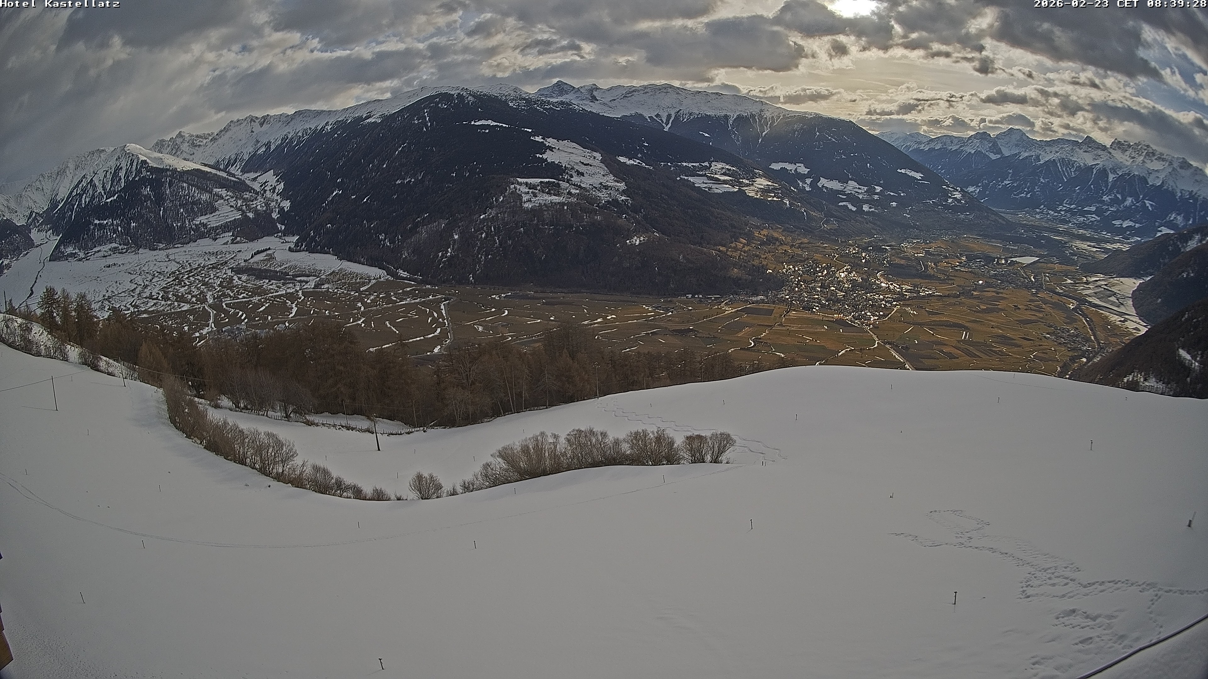 Archiv Foto Webcam Ausblick Kastellatz - Mals