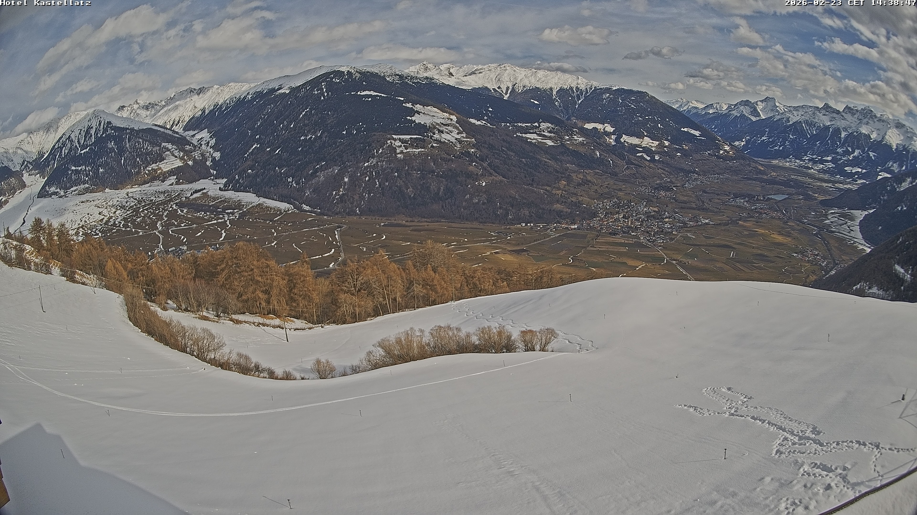 Archiv Foto Webcam Ausblick Kastellatz - Mals