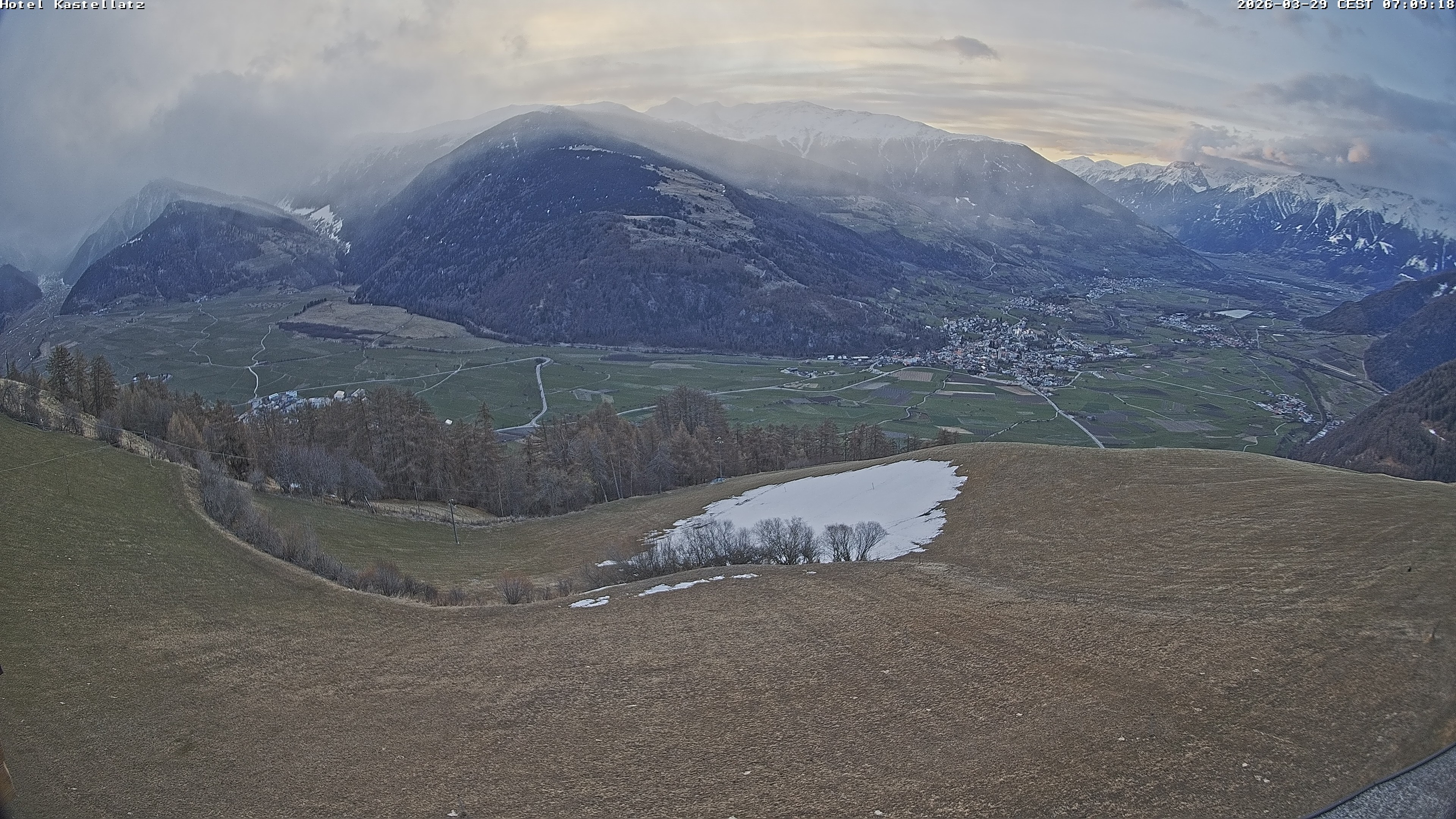 Archiv Foto Webcam Ausblick Kastellatz - Mals