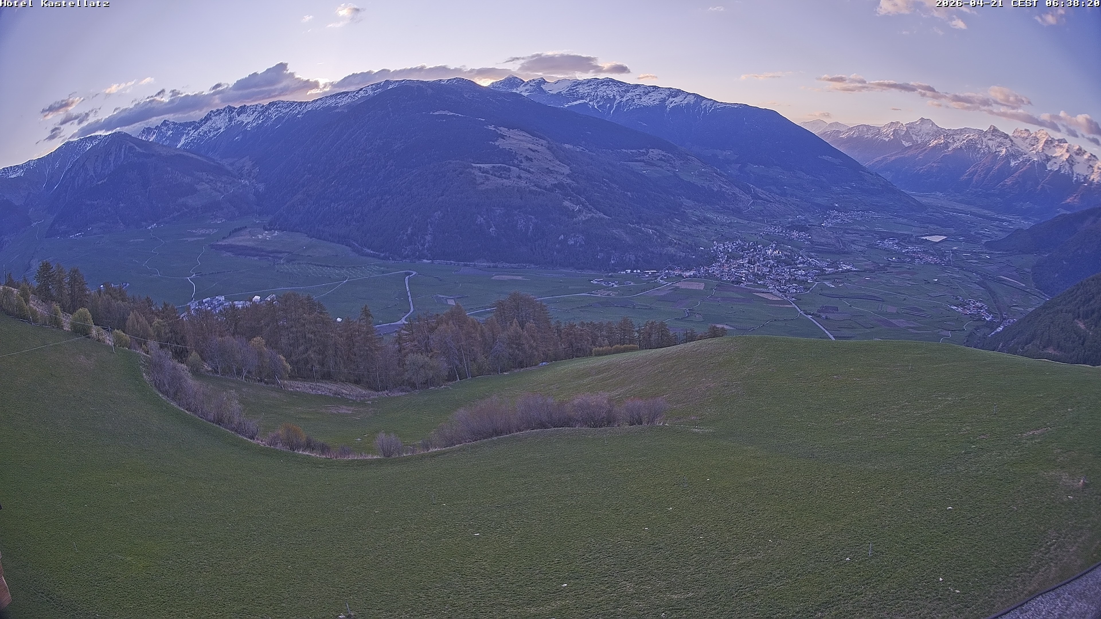 Archiv Foto Webcam Ausblick Kastellatz - Mals