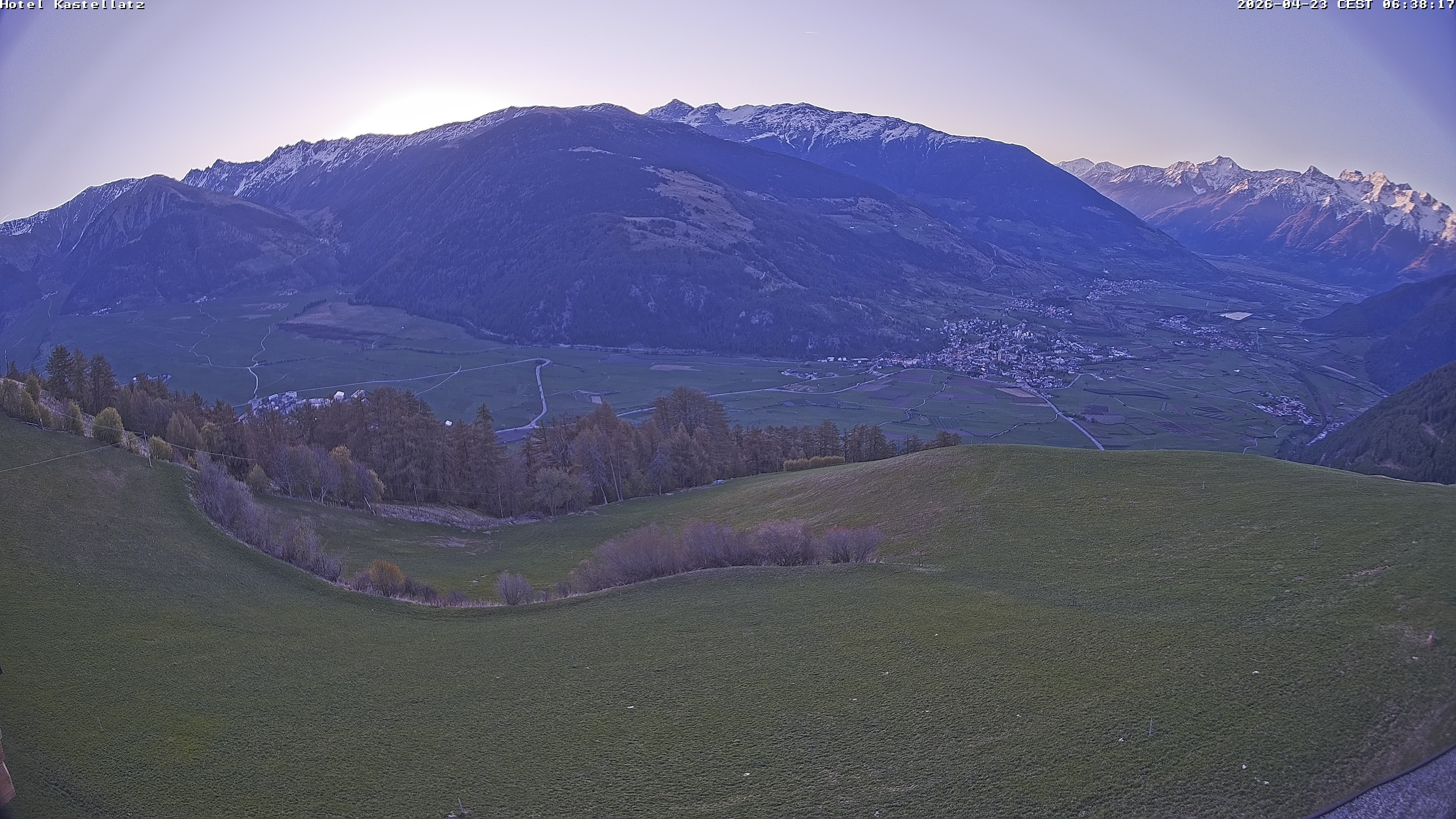 Archiv Foto Webcam Ausblick Kastellatz - Mals