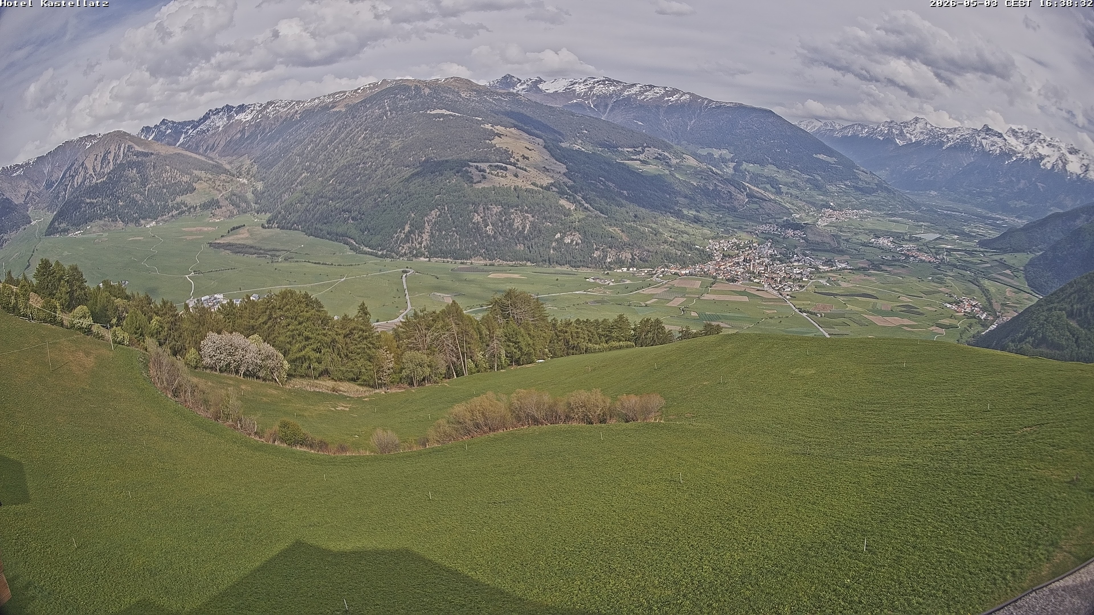 Archiv Foto Webcam Ausblick Kastellatz - Mals