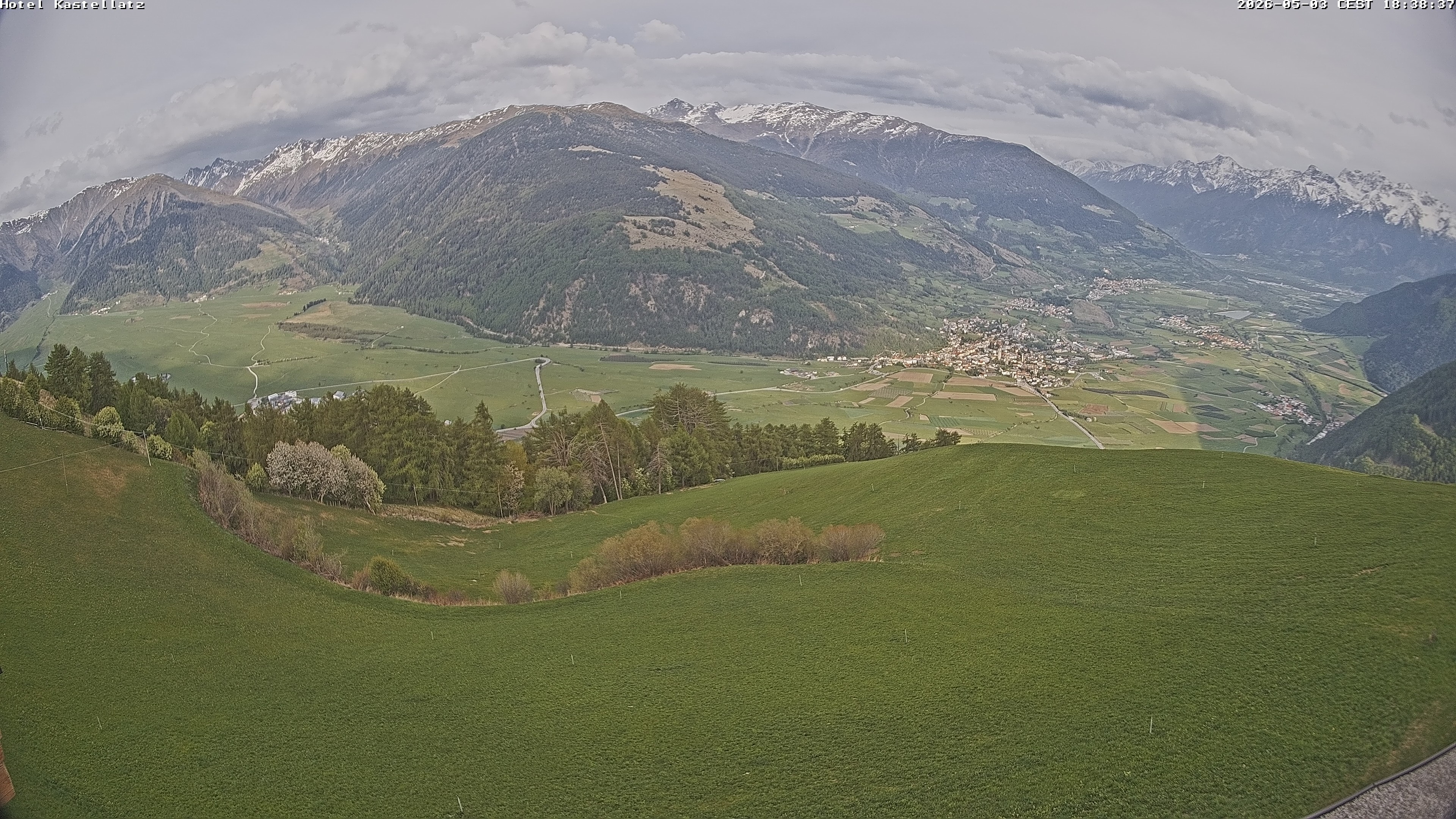 Archiv Foto Webcam Ausblick Kastellatz - Mals
