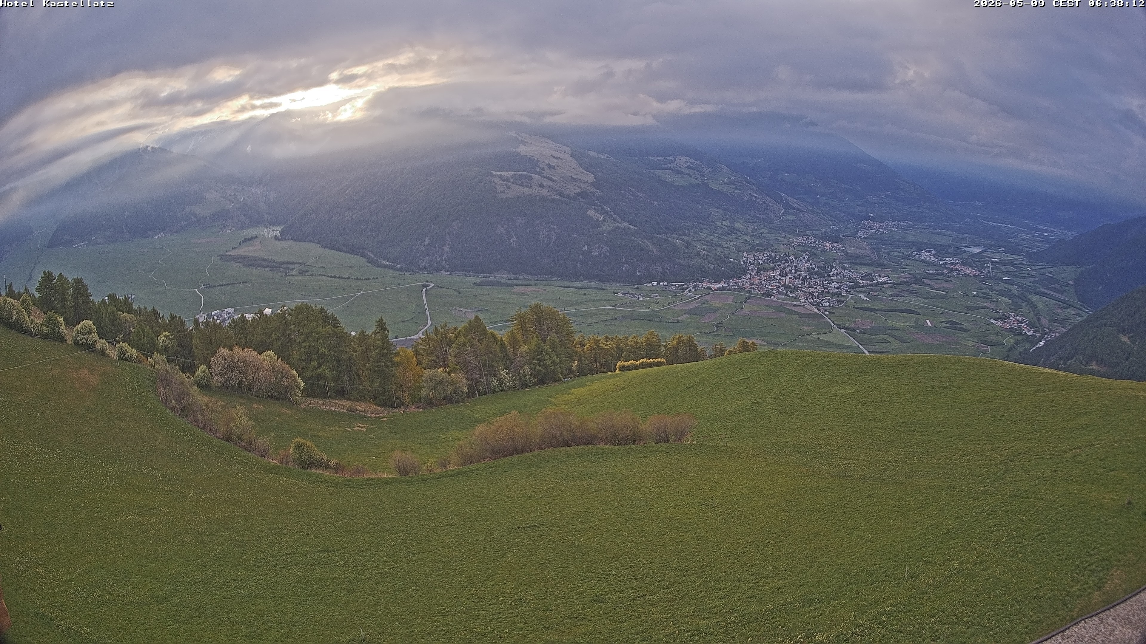 Archiv Foto Webcam Ausblick Kastellatz - Mals