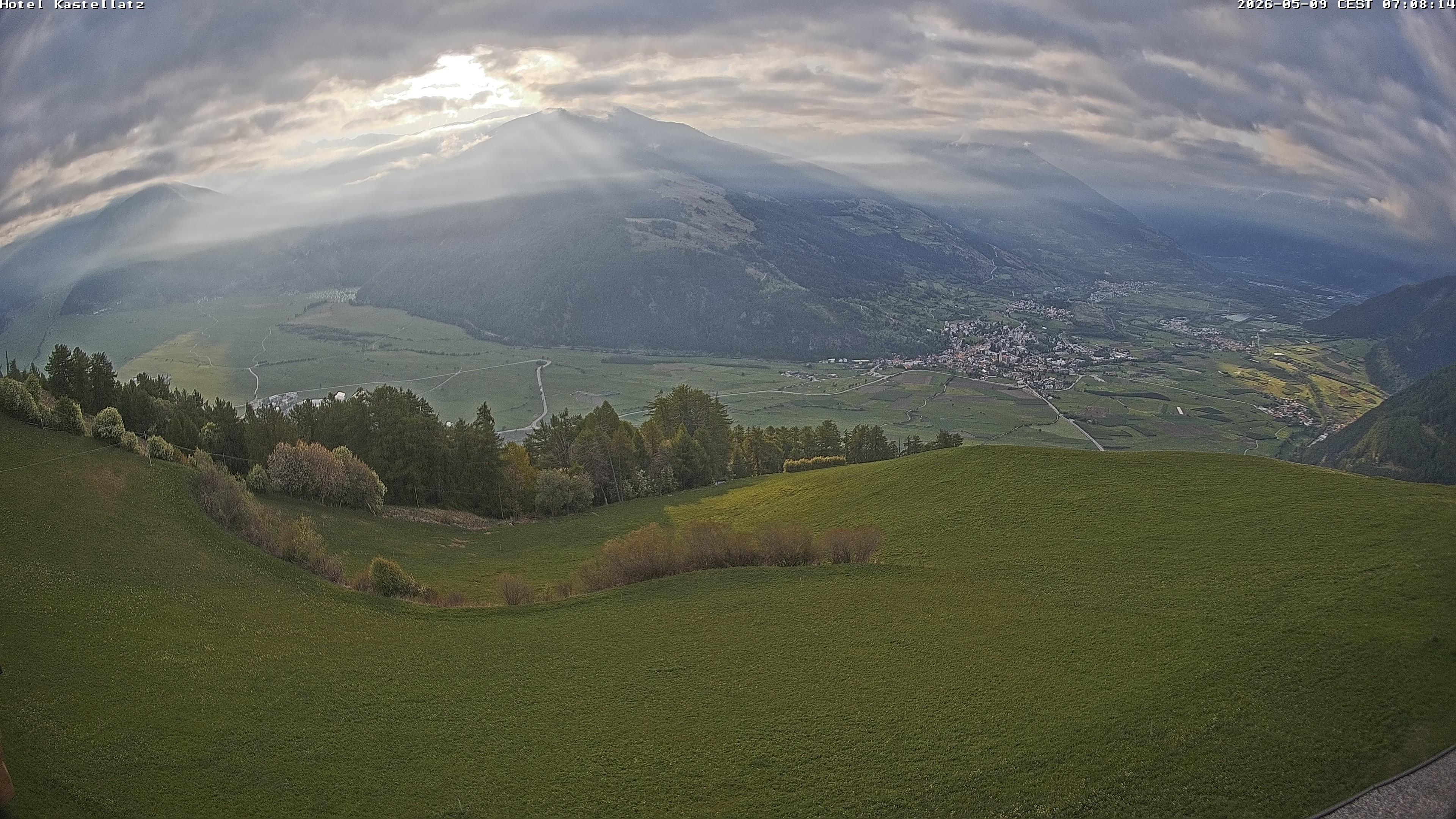 Archiv Foto Webcam Ausblick Kastellatz - Mals