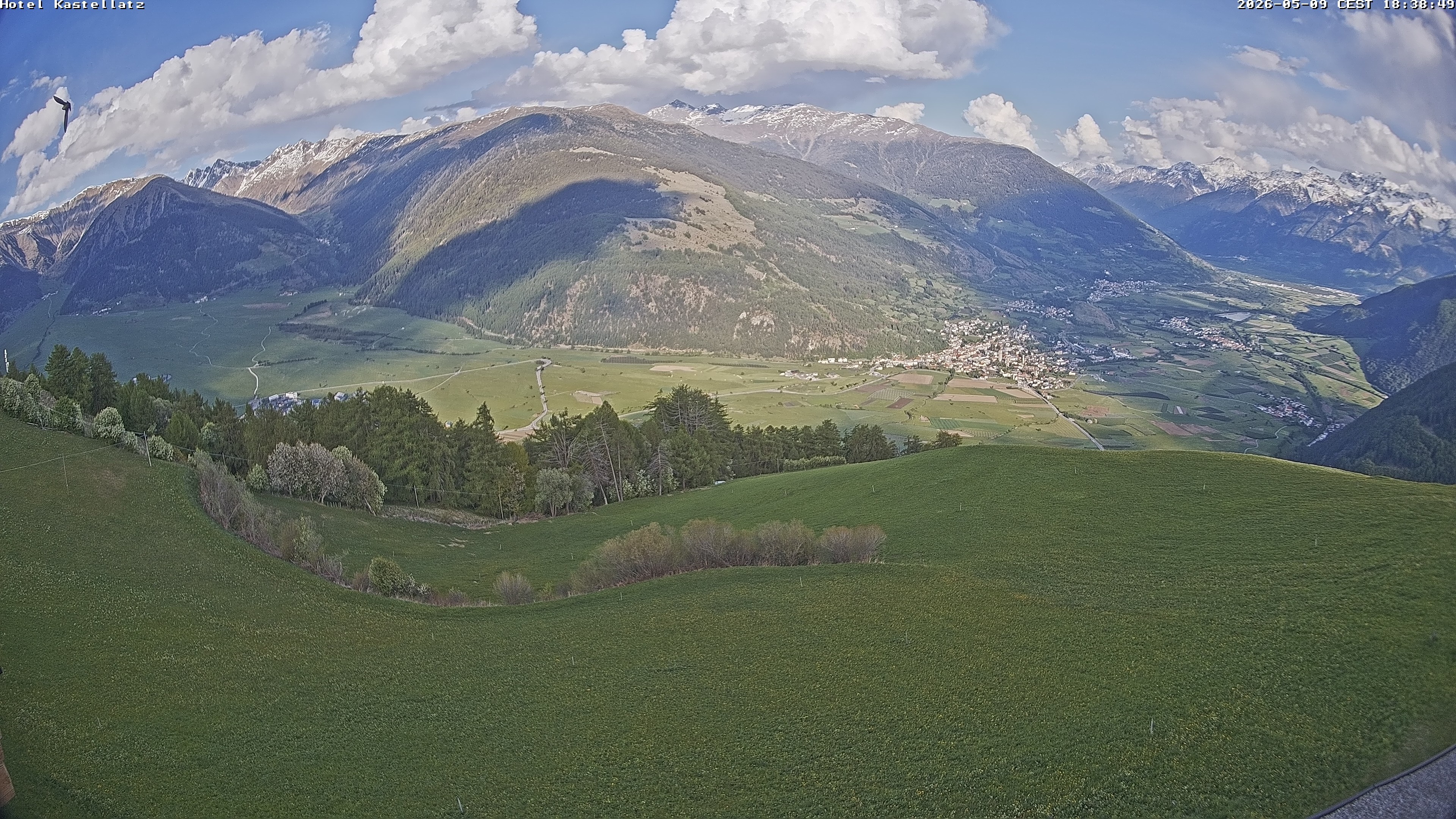 Archiv Foto Webcam Ausblick Kastellatz - Mals