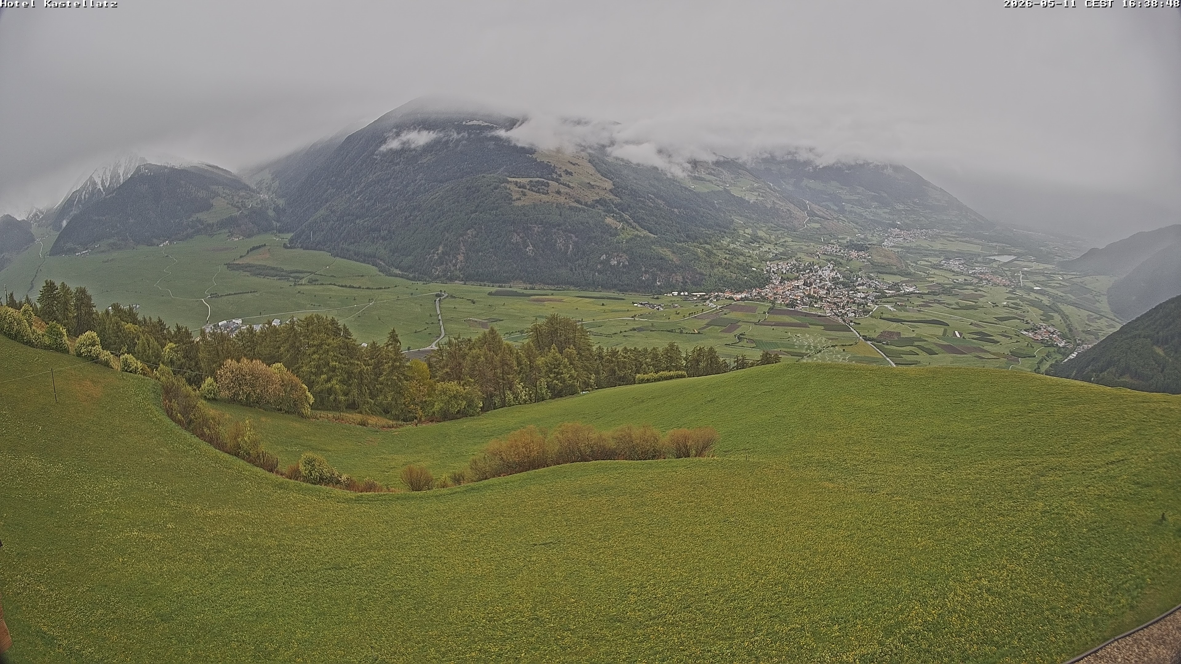 Archiv Foto Webcam Ausblick Kastellatz - Mals