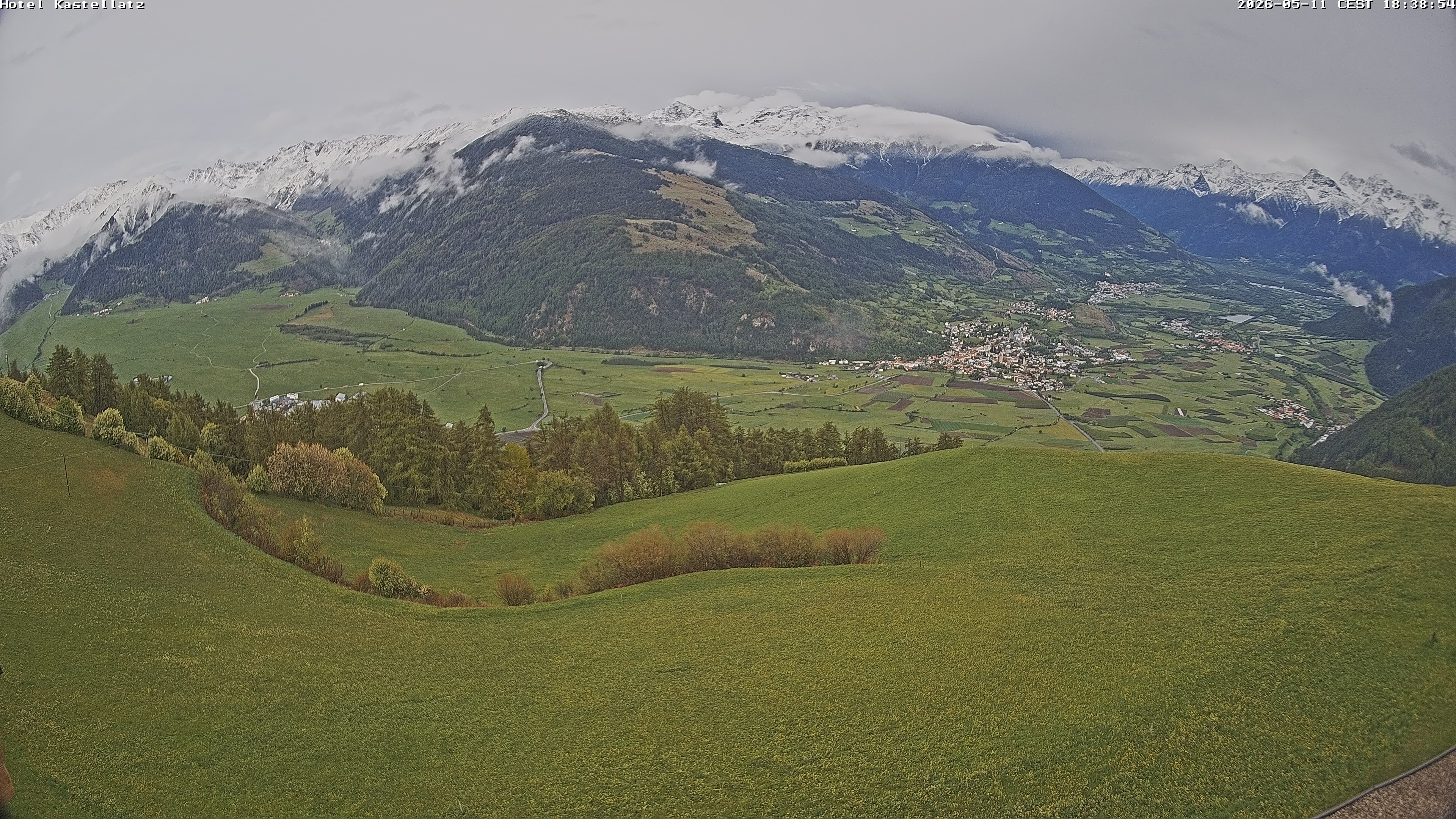 Archiv Foto Webcam Ausblick Kastellatz - Mals