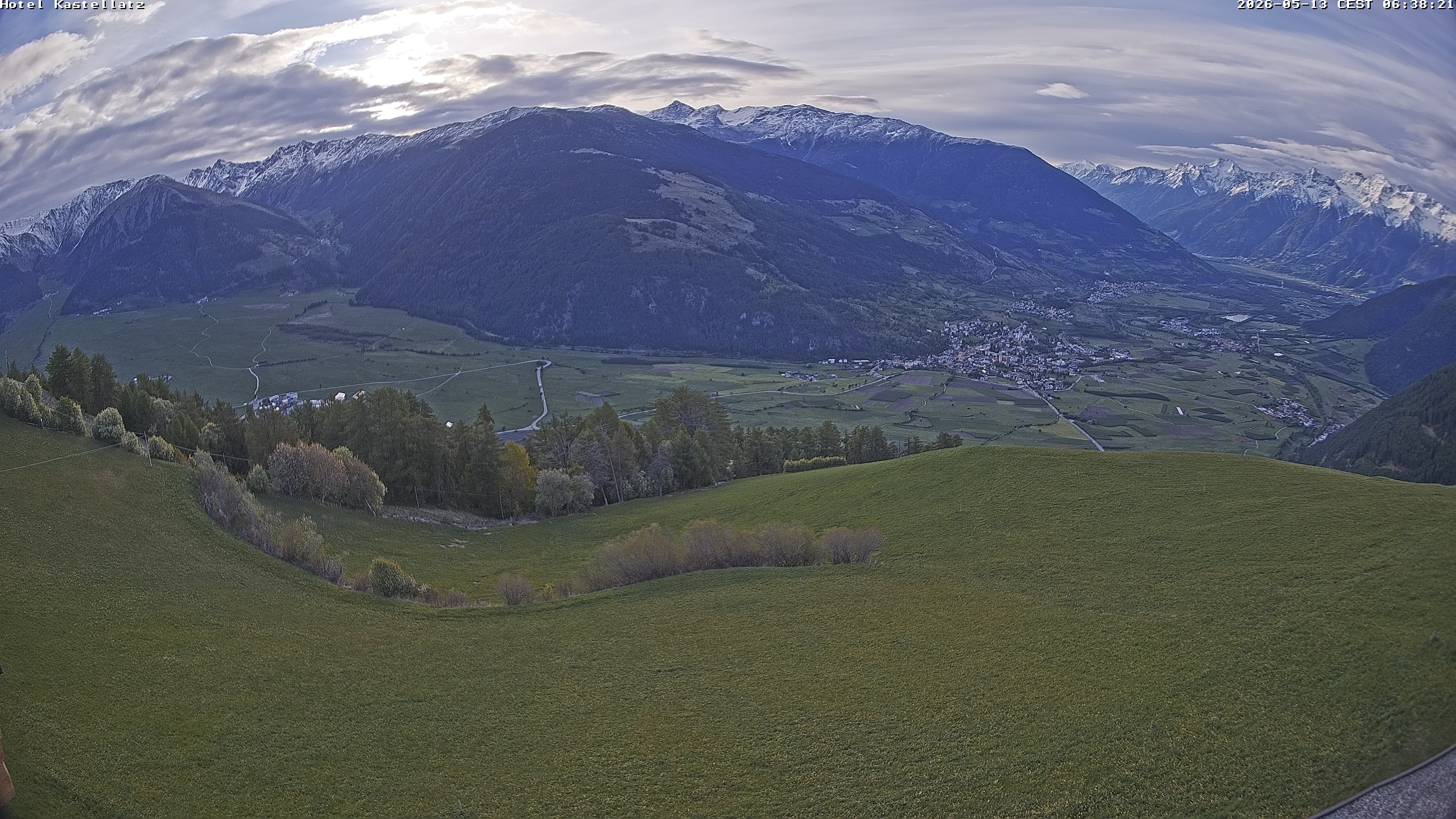 Archiv Foto Webcam Ausblick Kastellatz - Mals