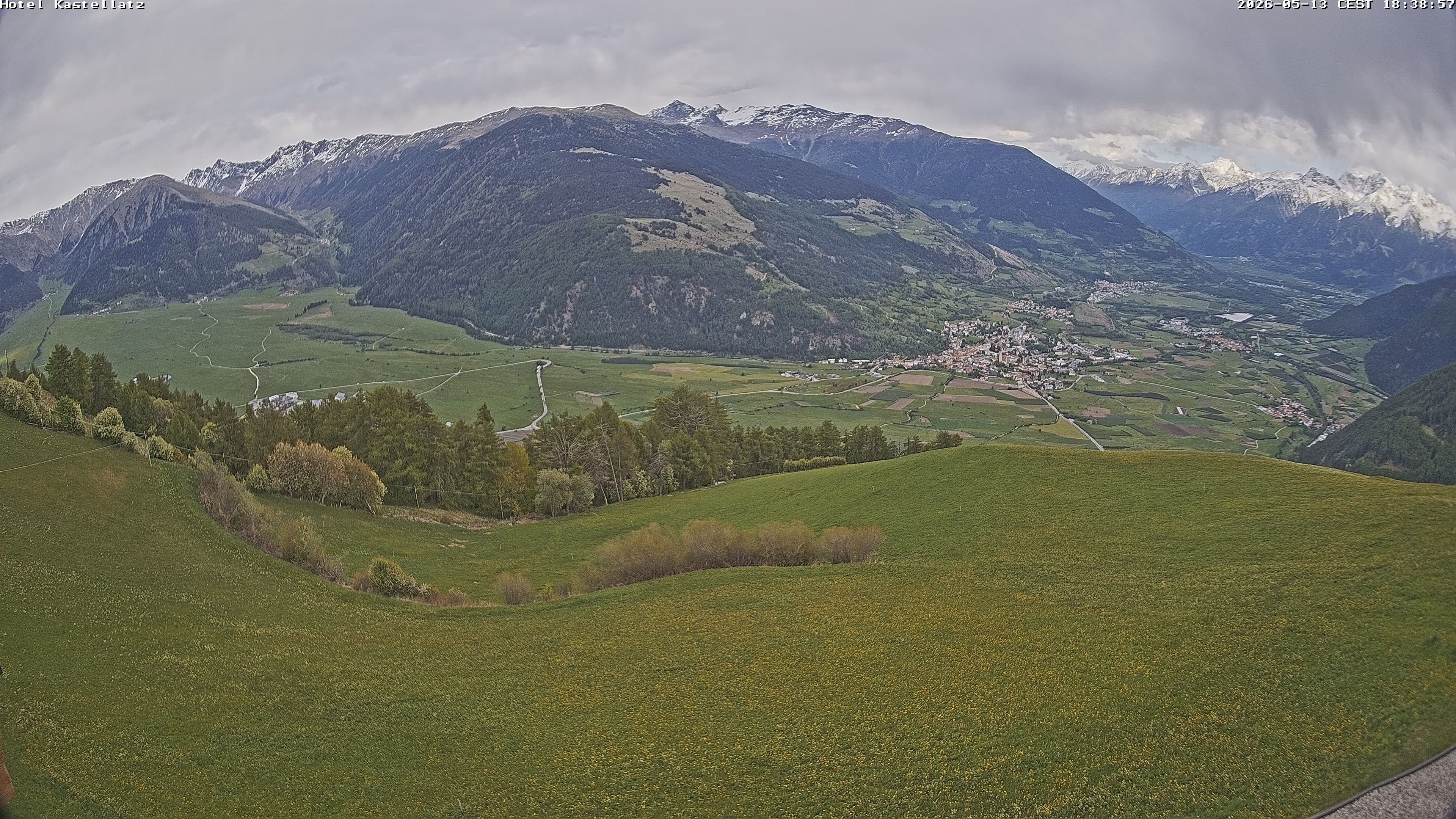 Archiv Foto Webcam Ausblick Kastellatz - Mals