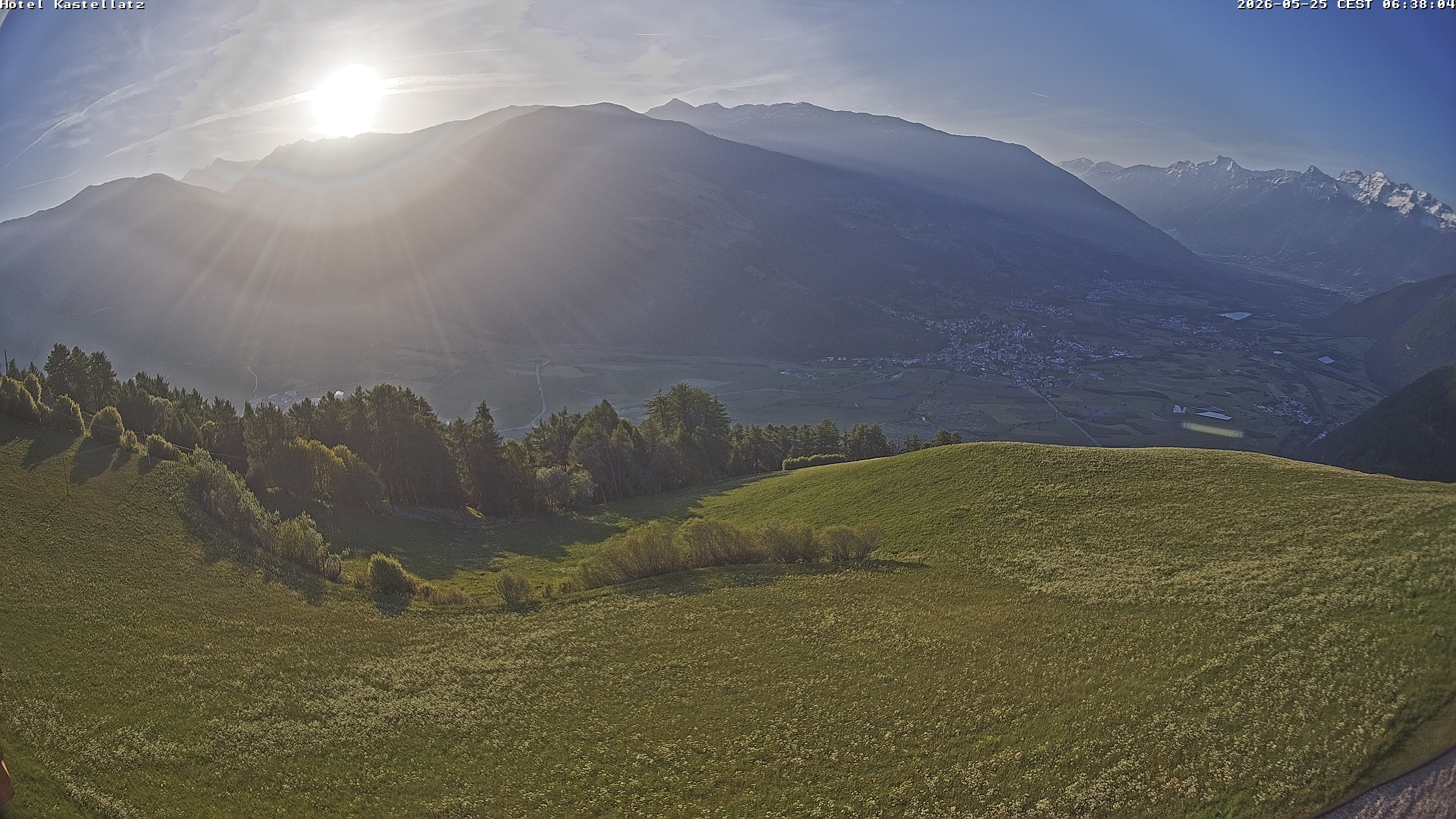 Archiv Foto Webcam Ausblick Kastellatz - Mals