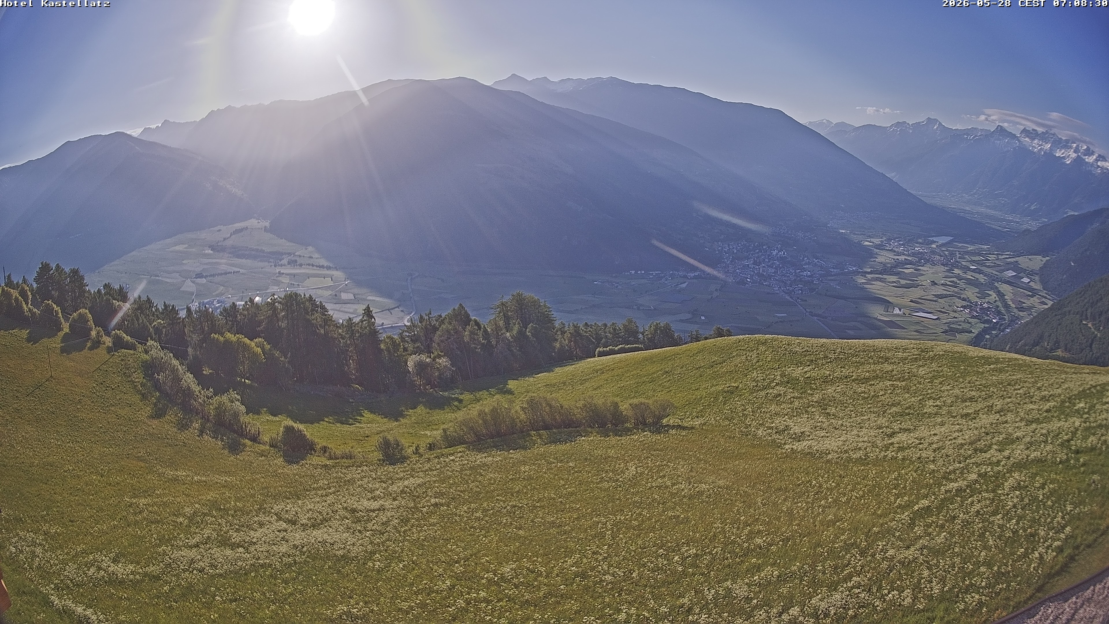 Archiv Foto Webcam Ausblick Kastellatz - Mals