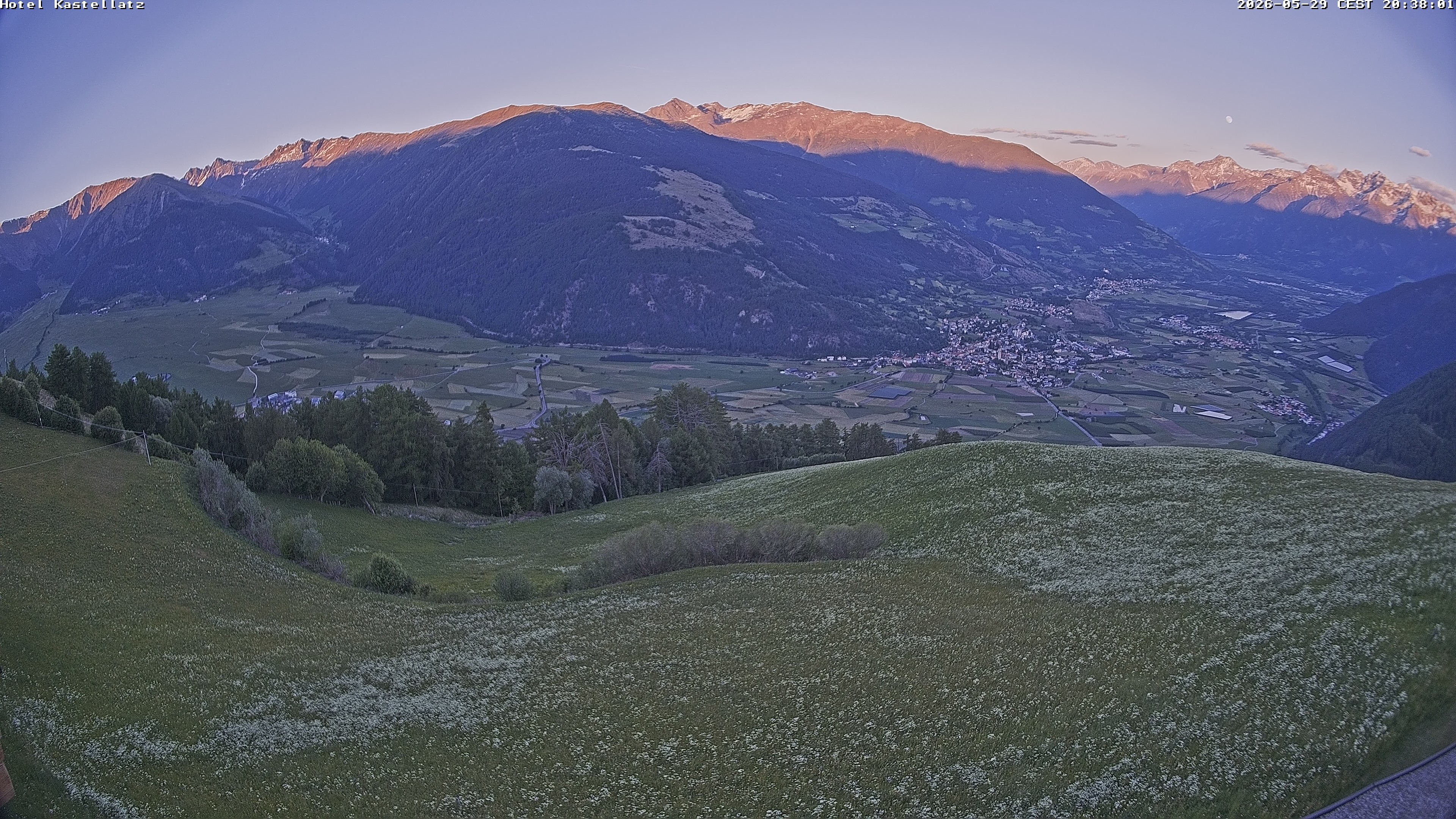 Archiv Foto Webcam Ausblick Kastellatz - Mals