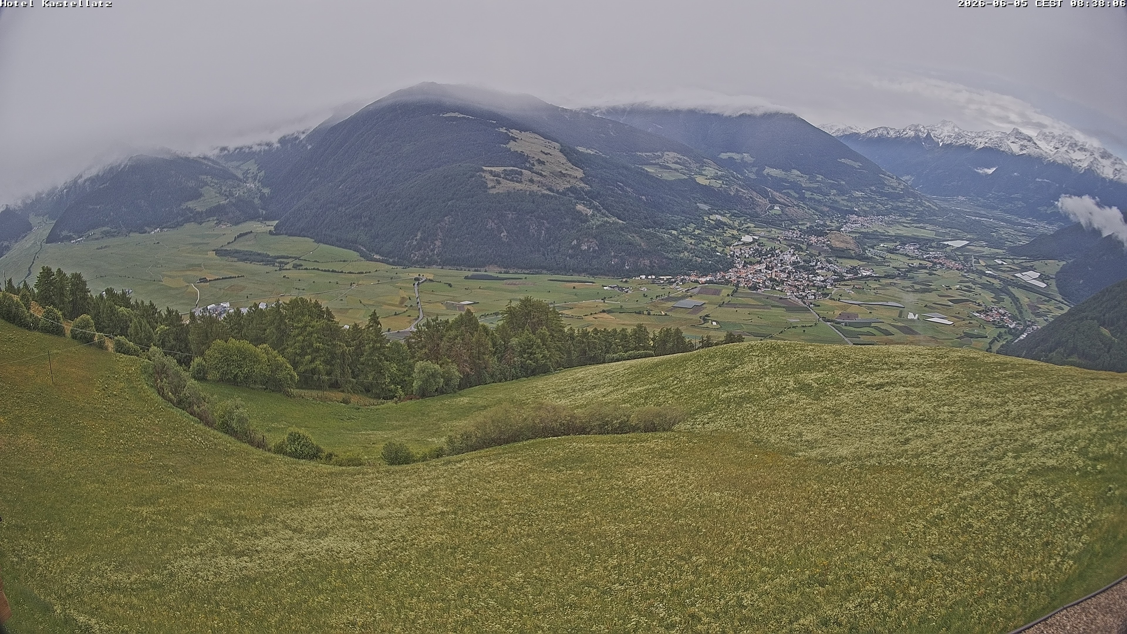 Archiv Foto Webcam Ausblick Kastellatz - Mals