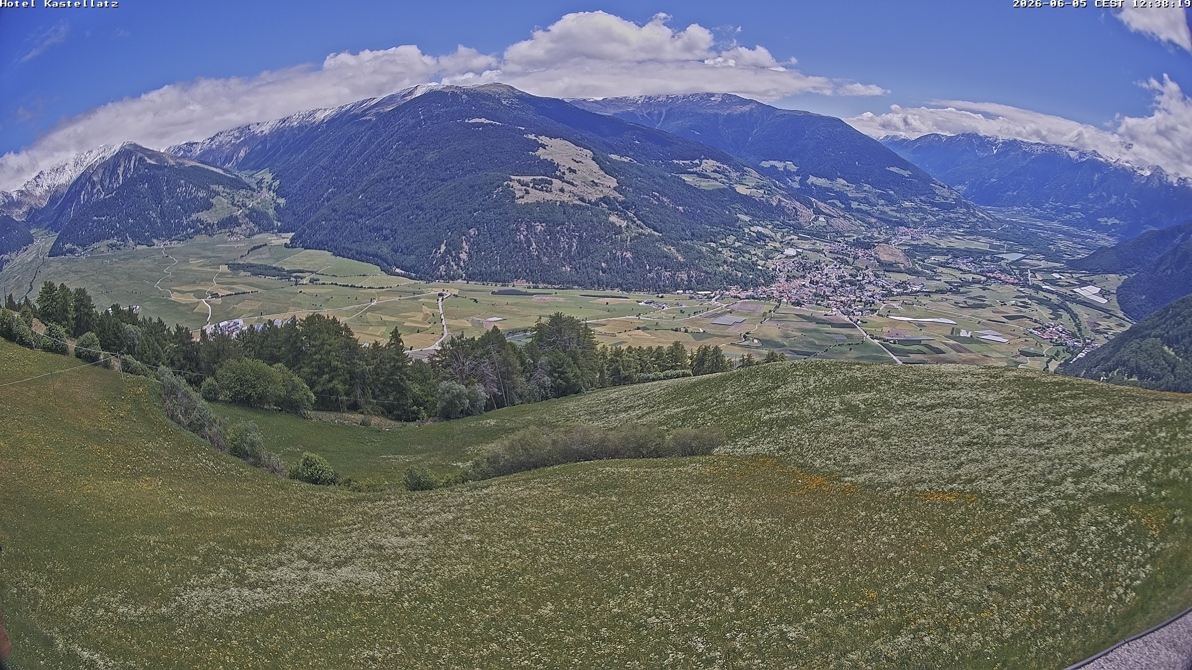 Archiv Foto Webcam Ausblick Kastellatz - Mals