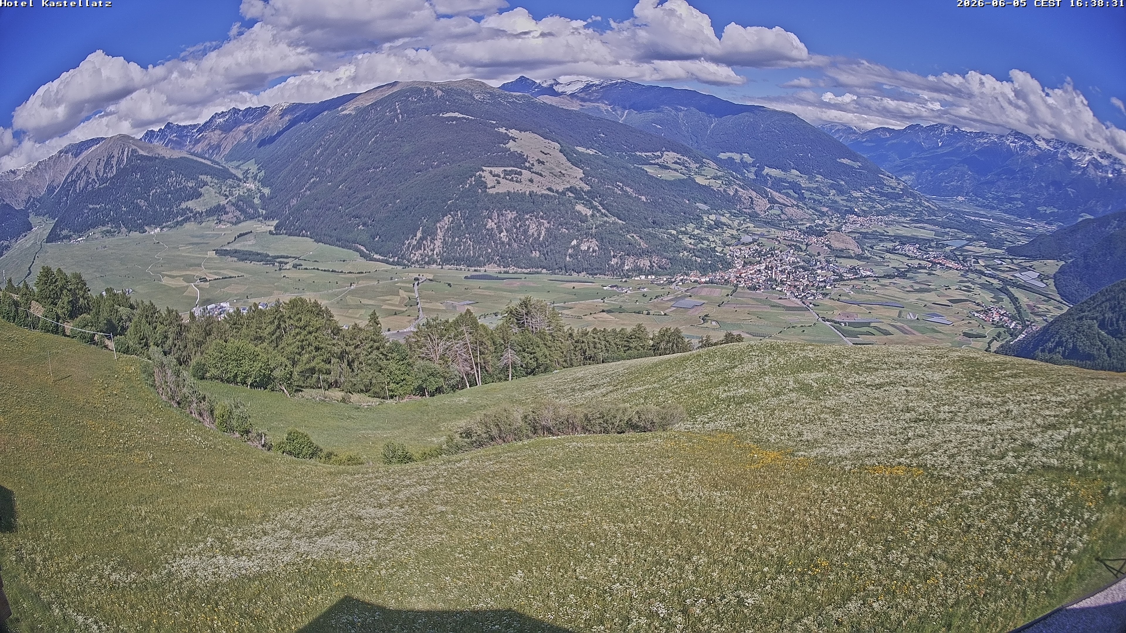 Archiv Foto Webcam Ausblick Kastellatz - Mals