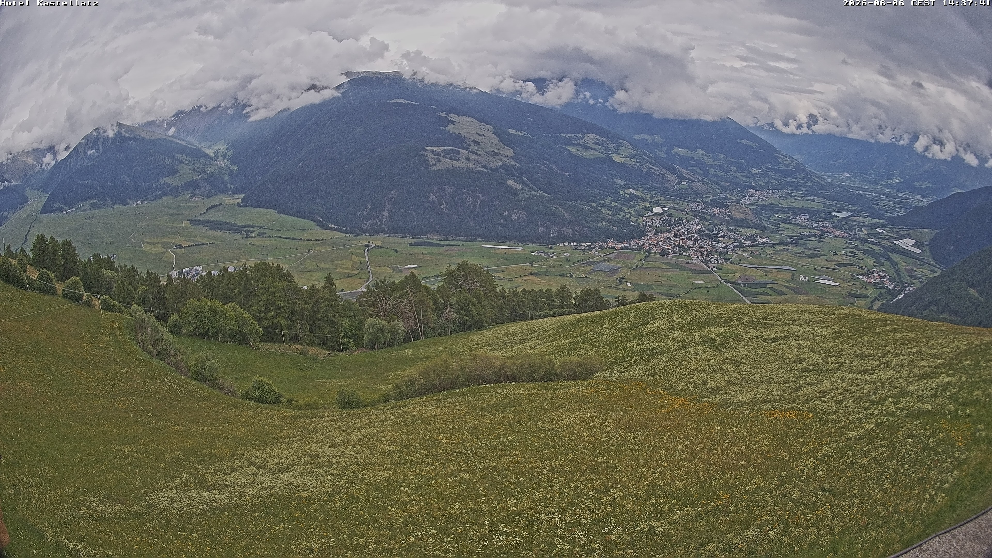 Archiv Foto Webcam Ausblick Kastellatz - Mals