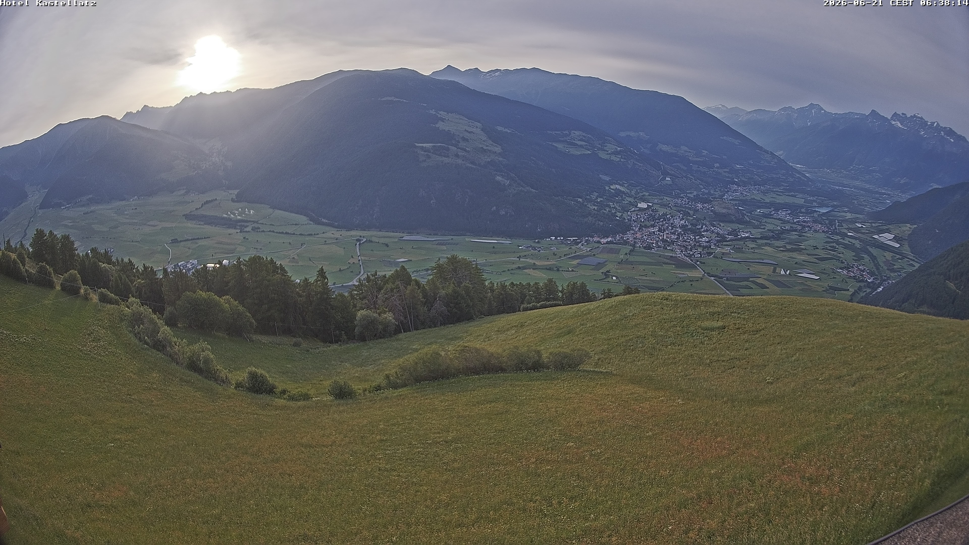 Archiv Foto Webcam Ausblick Kastellatz - Mals