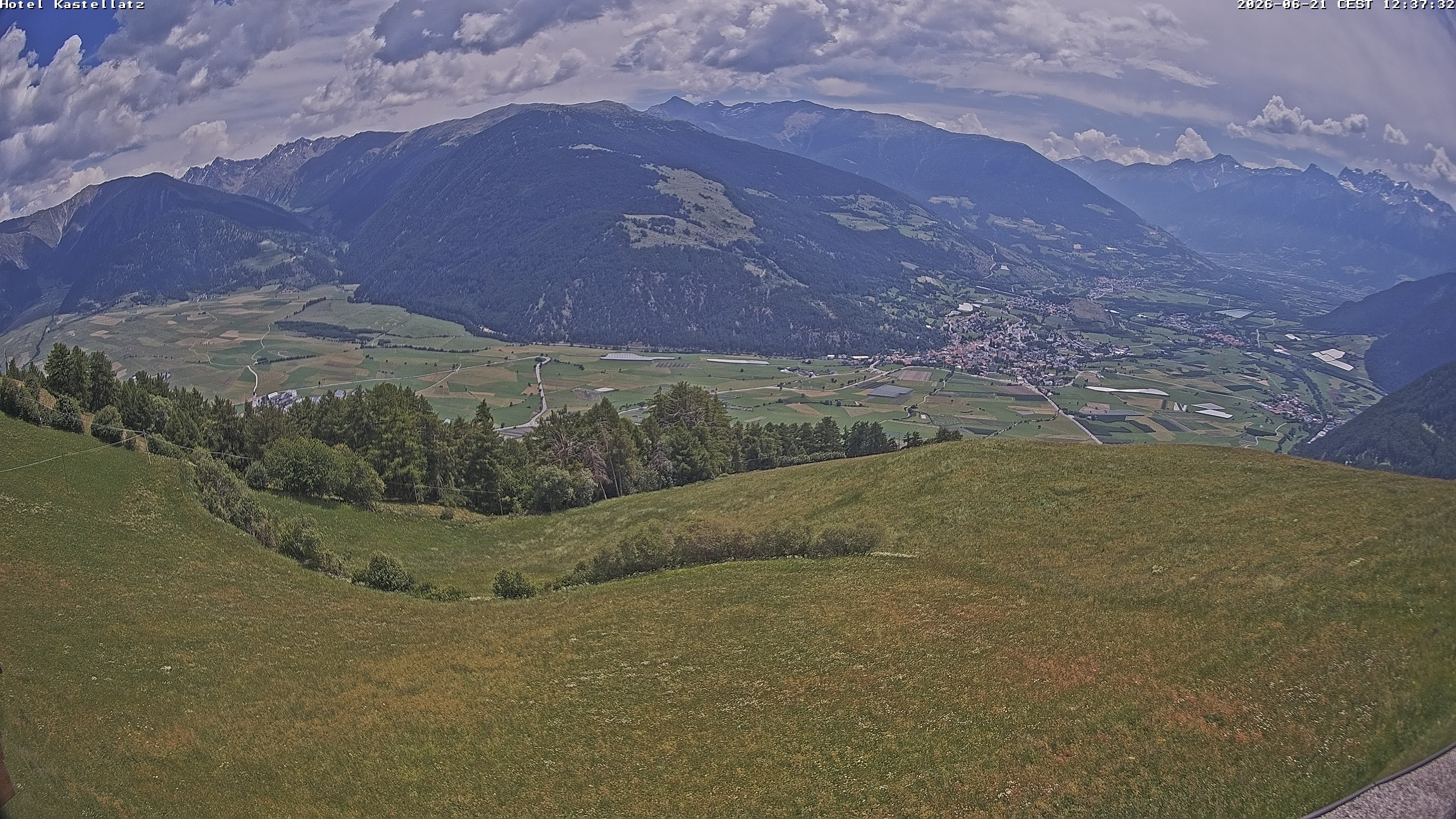 Archiv Foto Webcam Ausblick Kastellatz - Mals