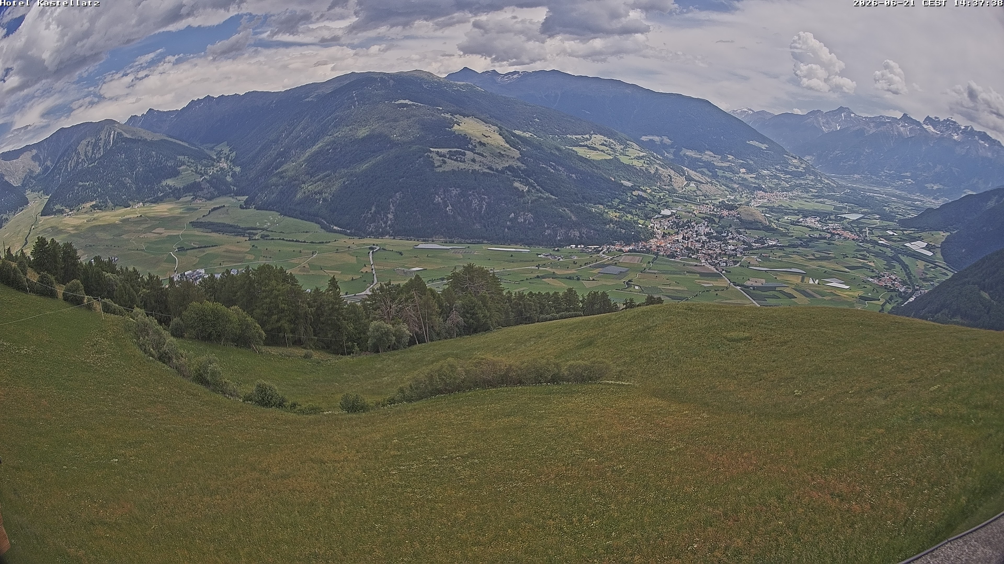 Archiv Foto Webcam Ausblick Kastellatz - Mals