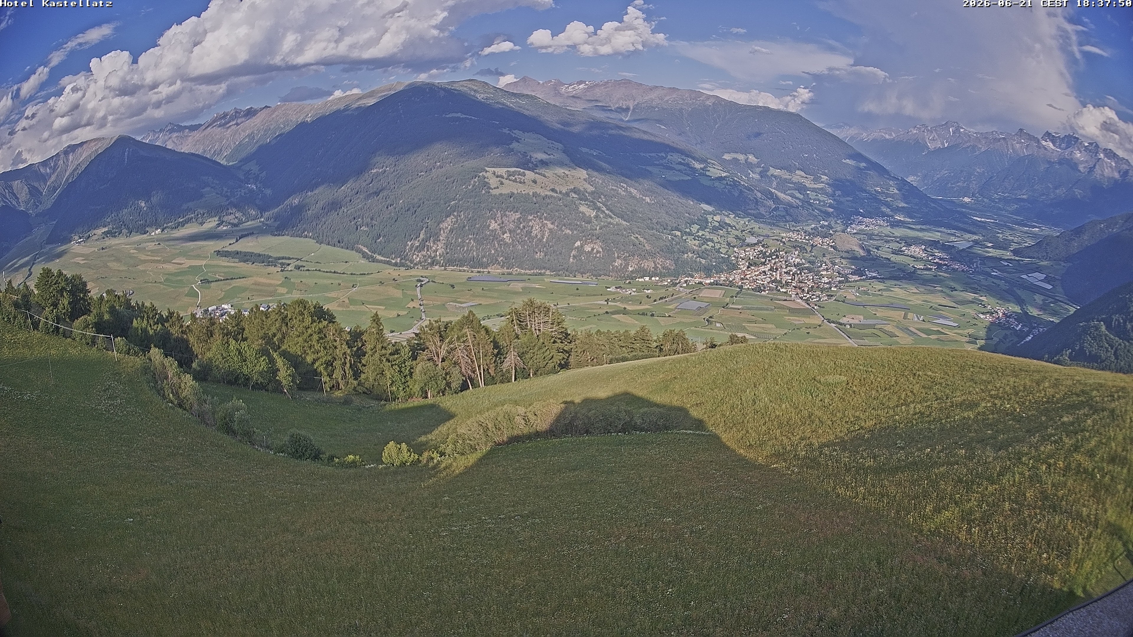 Archiv Foto Webcam Ausblick Kastellatz - Mals