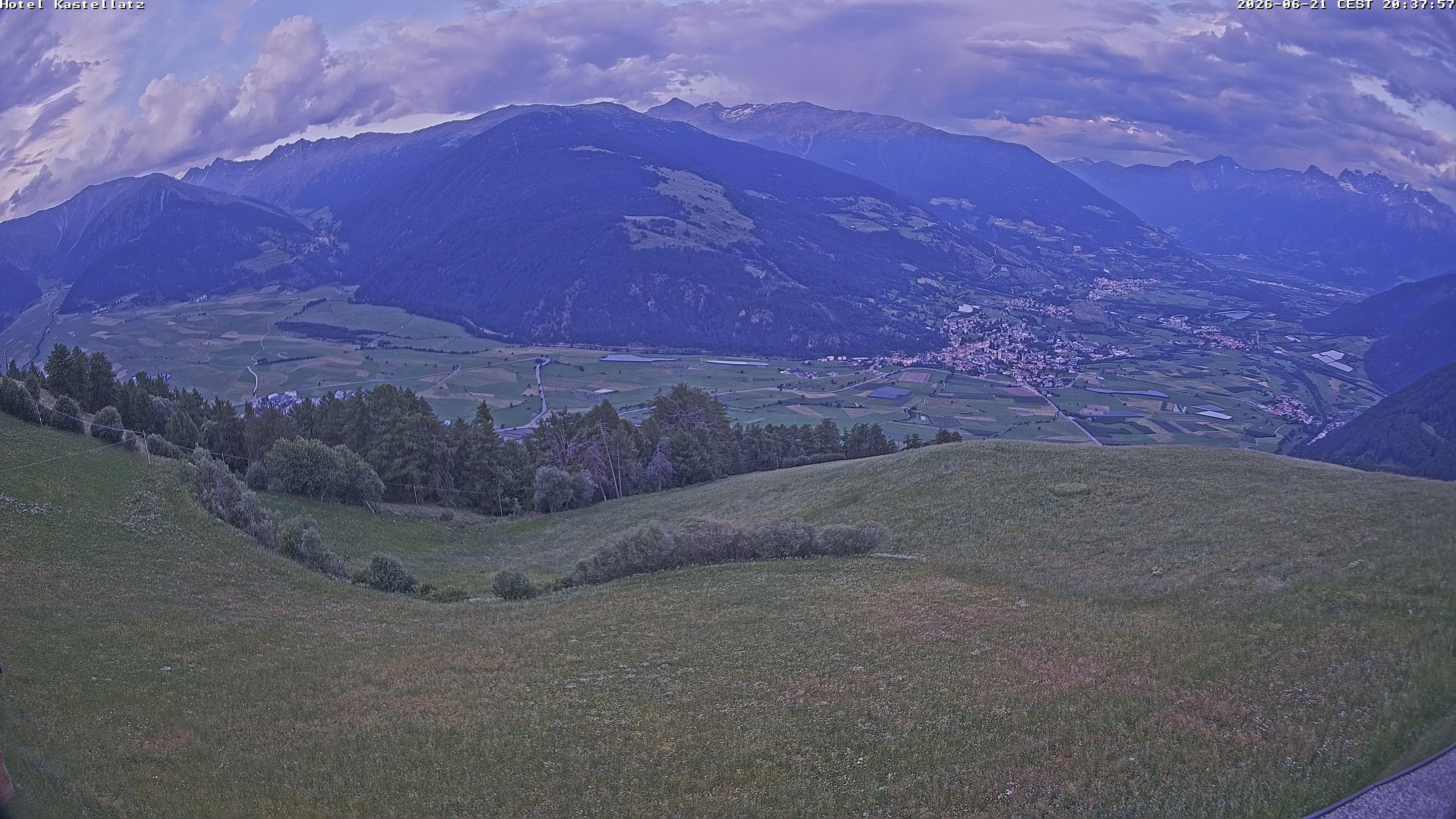 Archiv Foto Webcam Ausblick Kastellatz - Mals