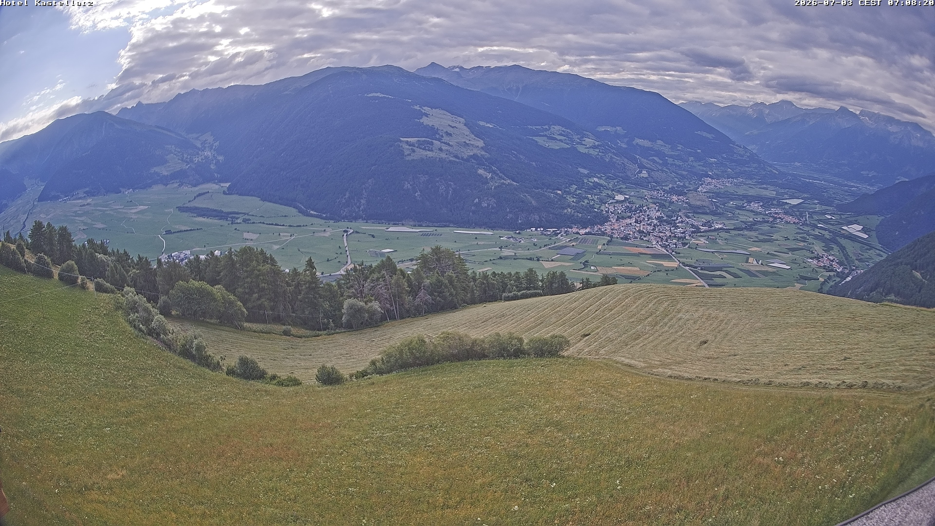 Archiv Foto Webcam Ausblick Kastellatz - Mals