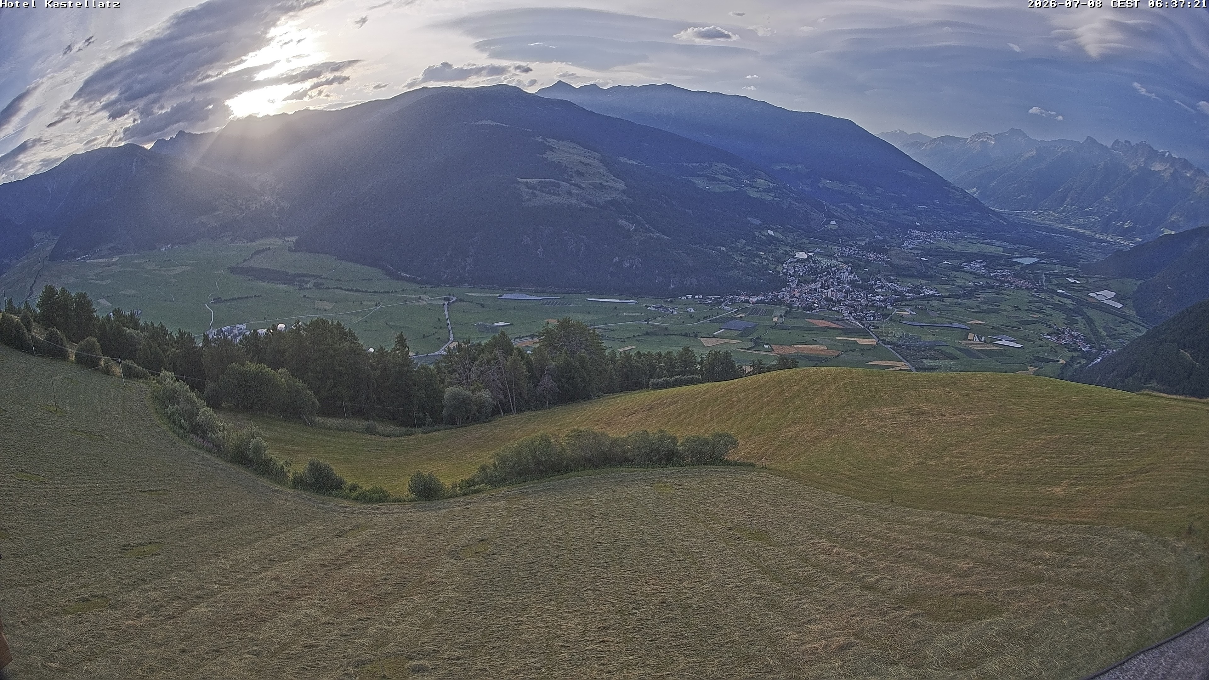 Archiv Foto Webcam Ausblick Kastellatz - Mals