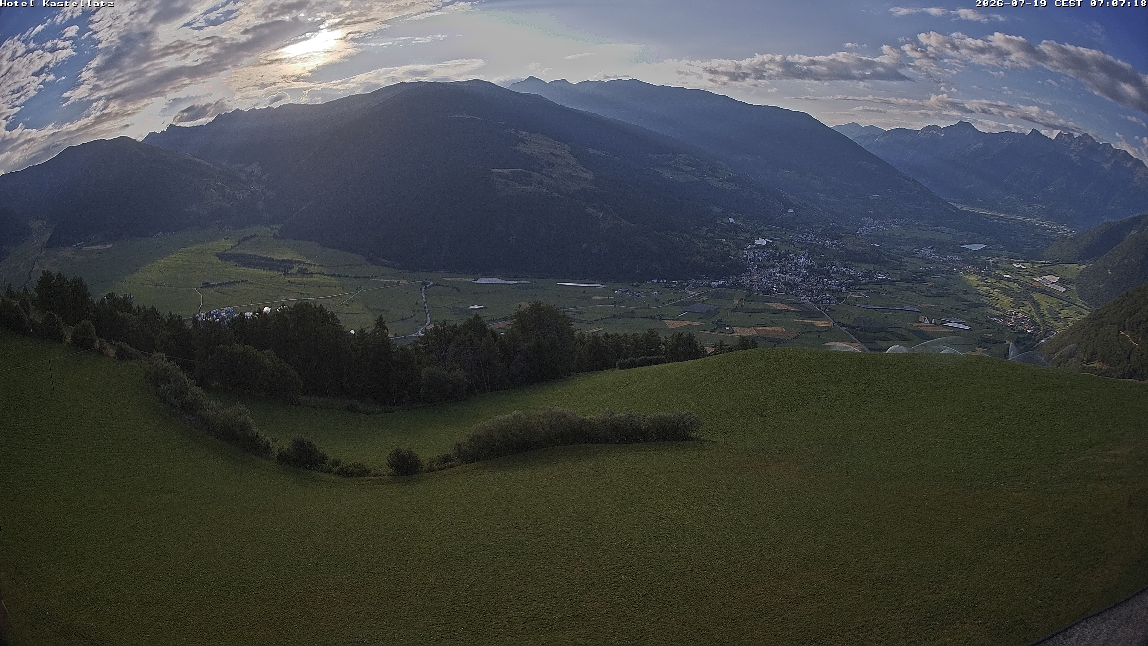 Archiv Foto Webcam Ausblick Kastellatz - Mals