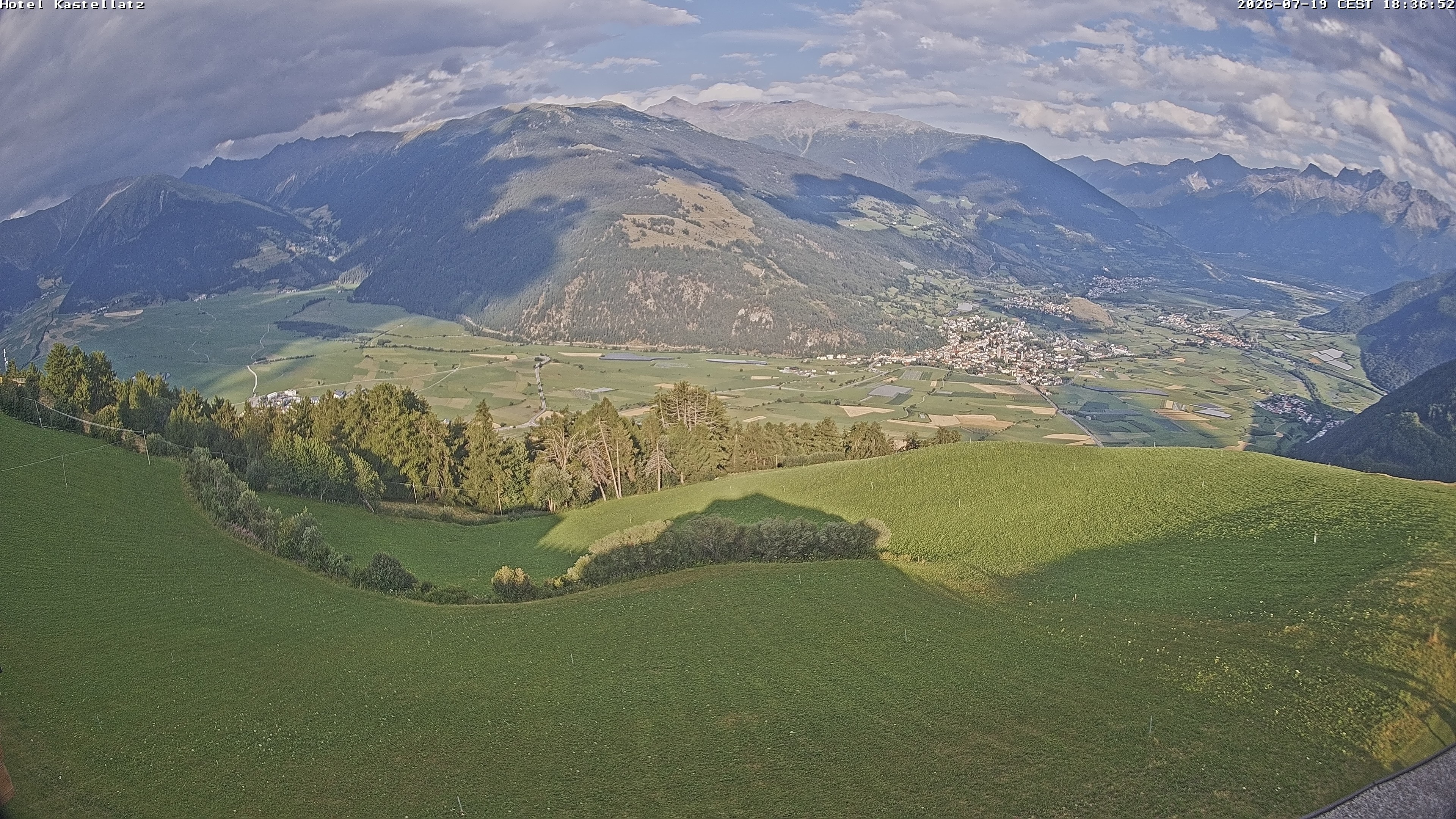 Archiv Foto Webcam Ausblick Kastellatz - Mals