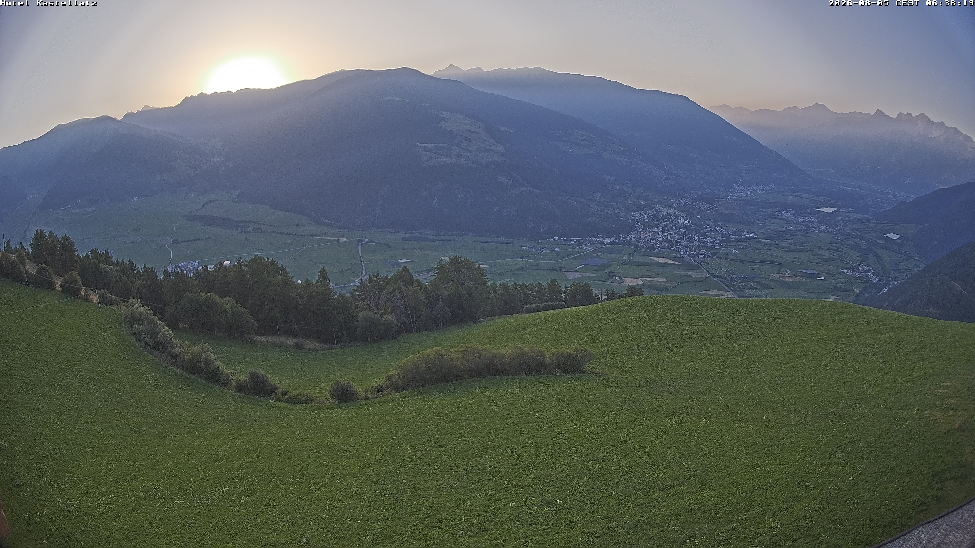 Archiv Foto Webcam Ausblick Kastellatz - Mals