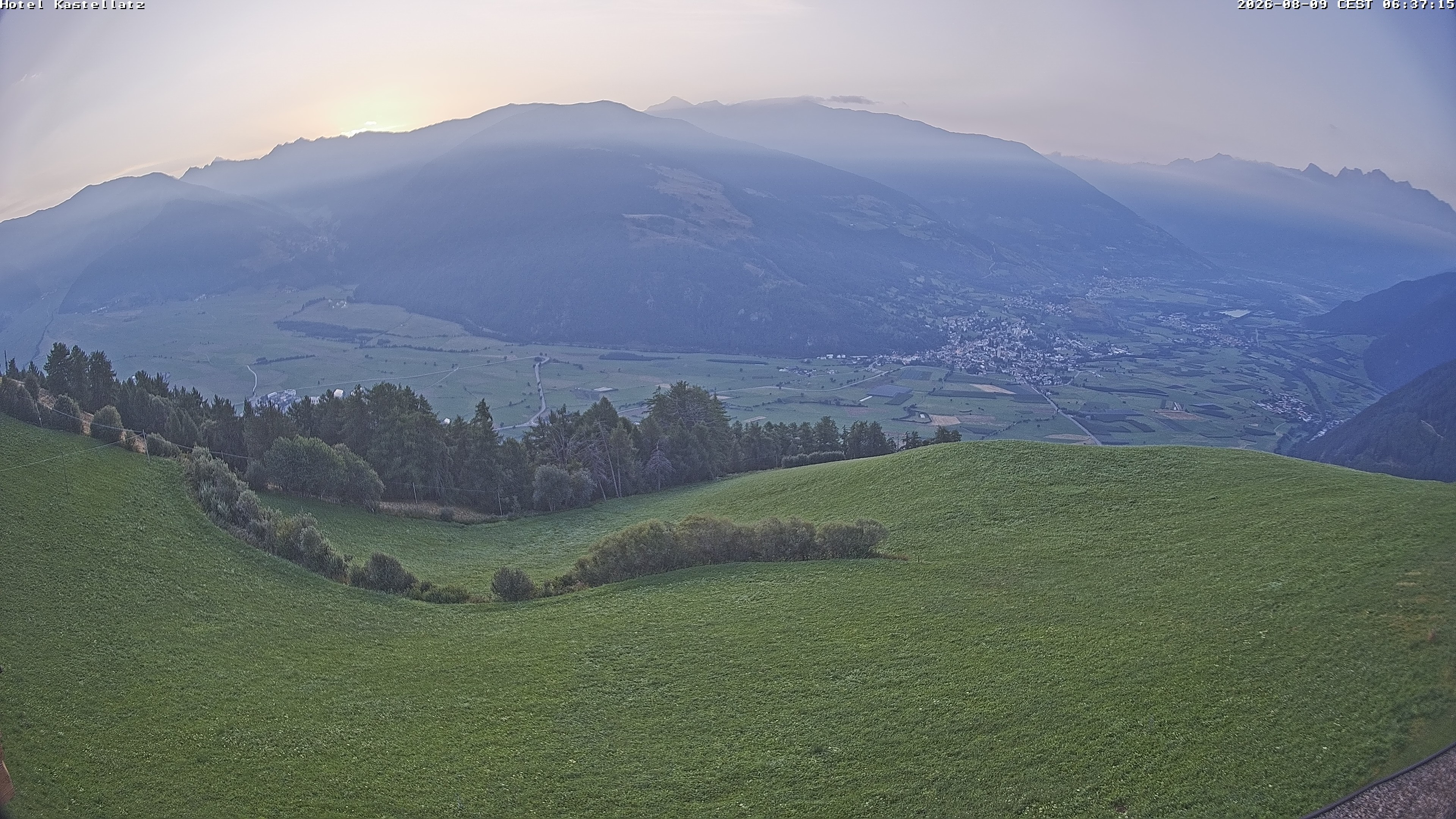 Archiv Foto Webcam Ausblick Kastellatz - Mals