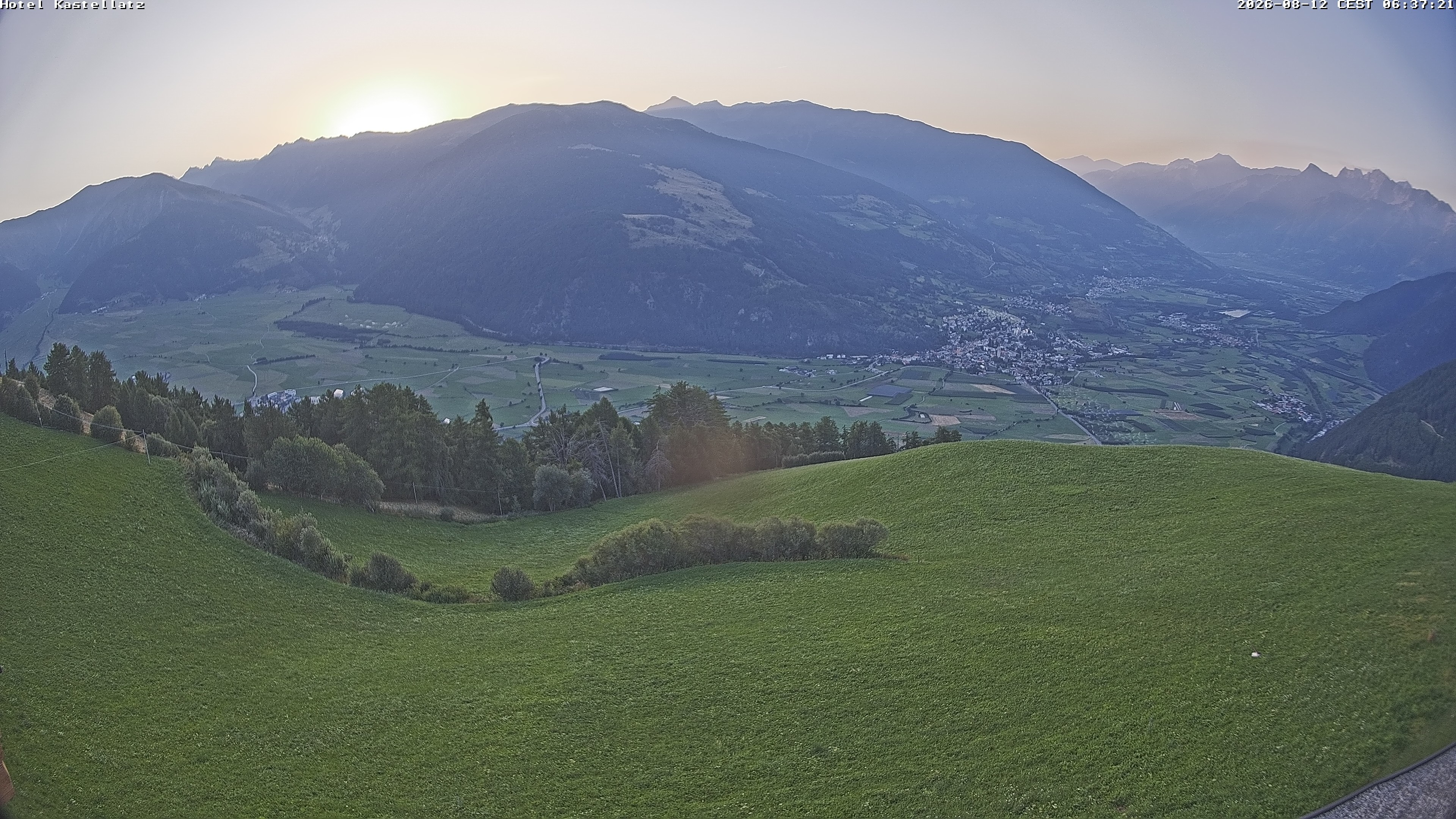 Archiv Foto Webcam Ausblick Kastellatz - Mals