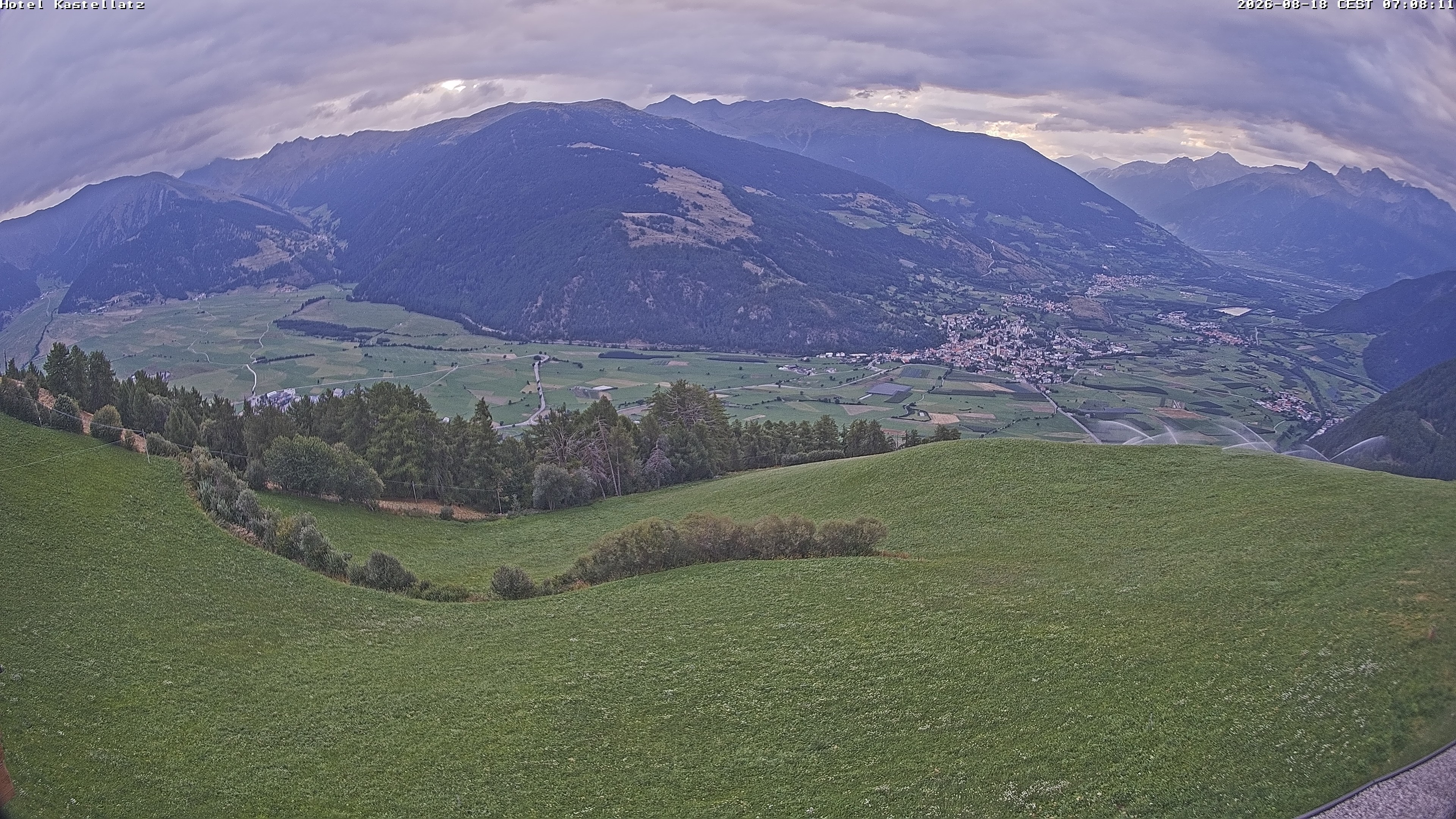 Archiv Foto Webcam Ausblick Kastellatz - Mals