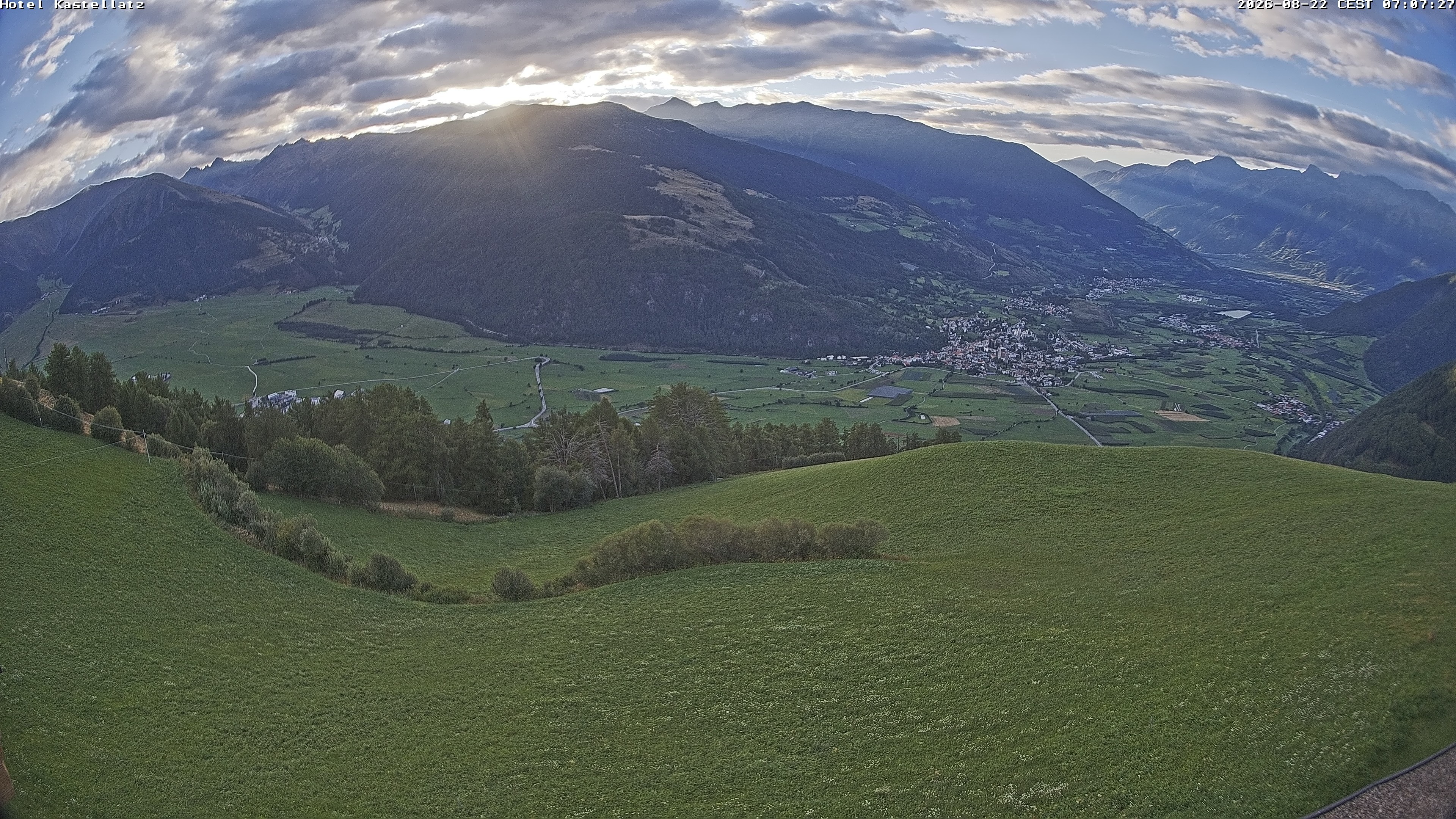 Archiv Foto Webcam Ausblick Kastellatz - Mals