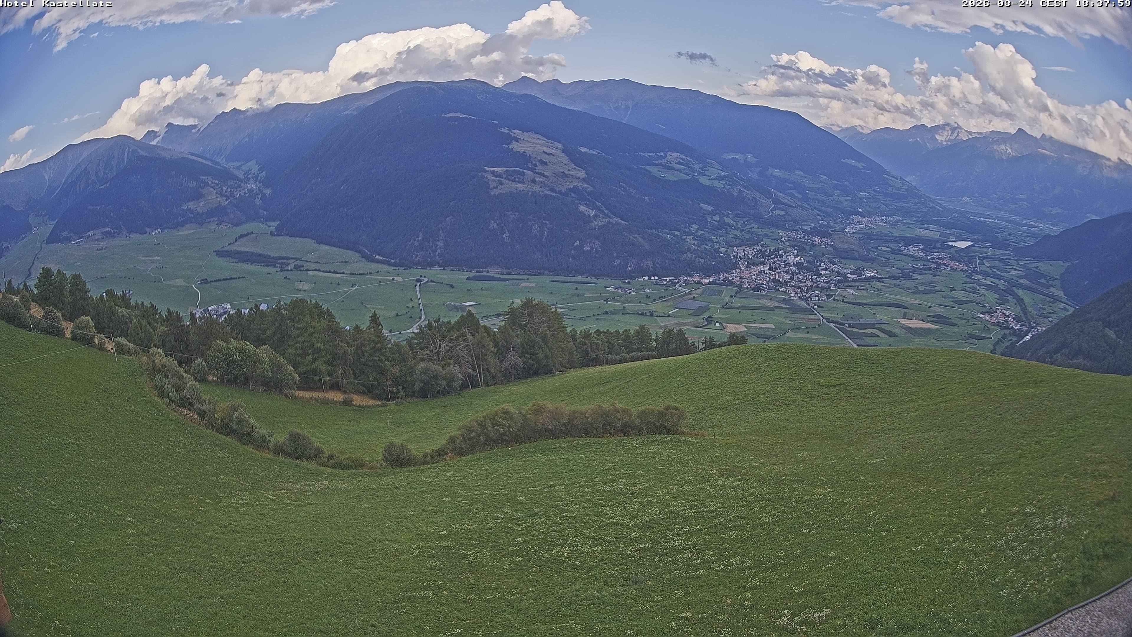 Archiv Foto Webcam Ausblick Kastellatz - Mals
