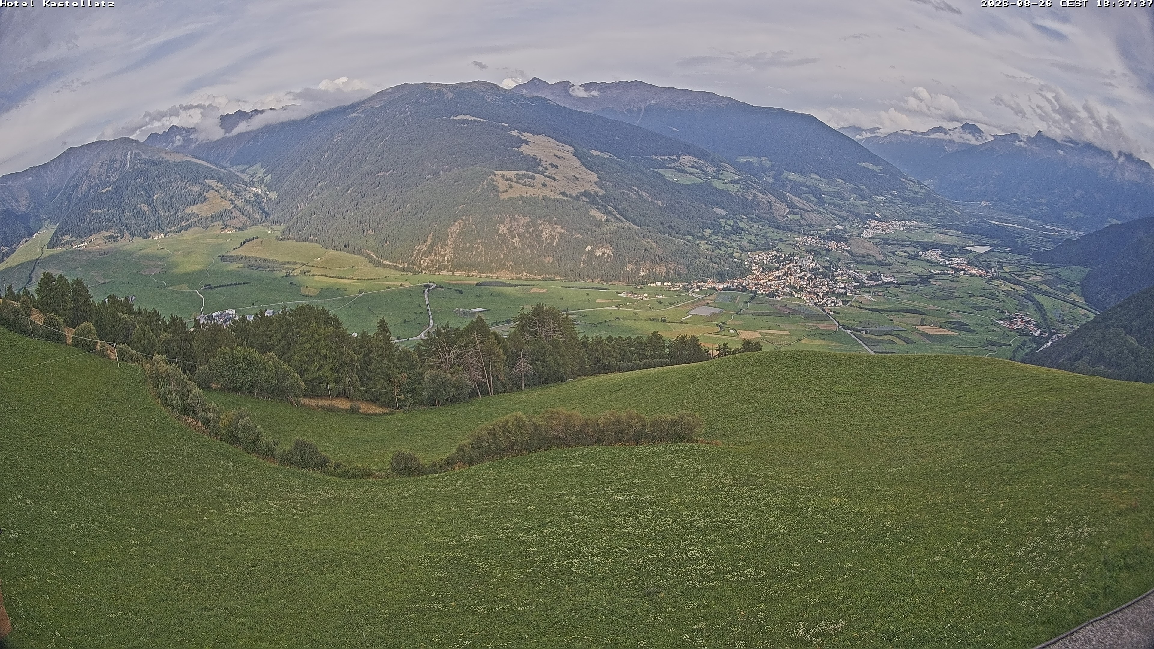 Archiv Foto Webcam Ausblick Kastellatz - Mals