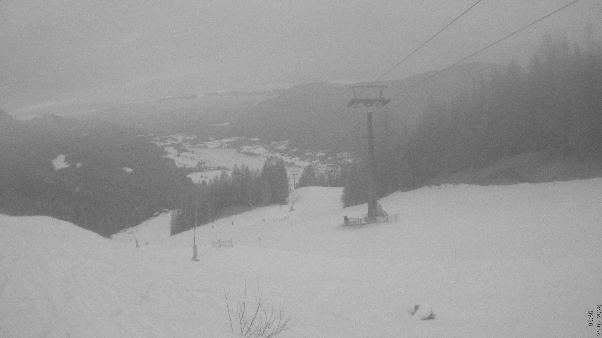 Archiv Foto Webcam Bergbahnen Weissensee - Bergstation