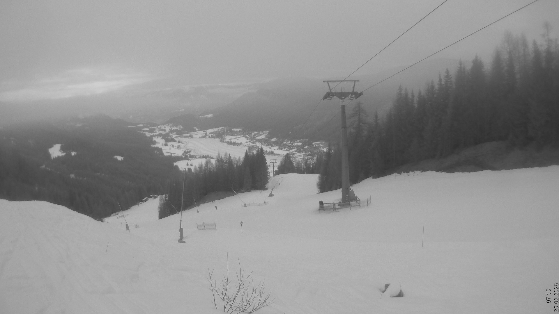 Archiv Foto Webcam Bergbahnen Weissensee - Bergstation