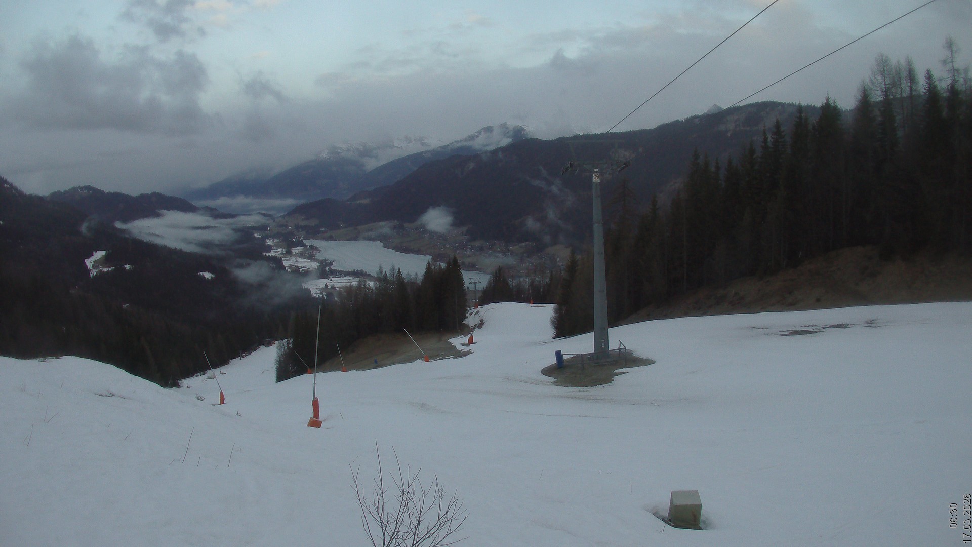 Archiv Foto Webcam Bergbahnen Weissensee - Bergstation