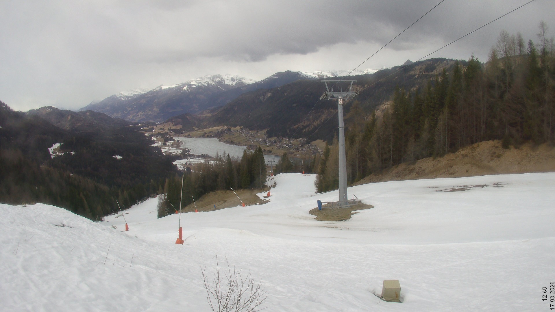 Archiv Foto Webcam Bergbahnen Weissensee - Bergstation
