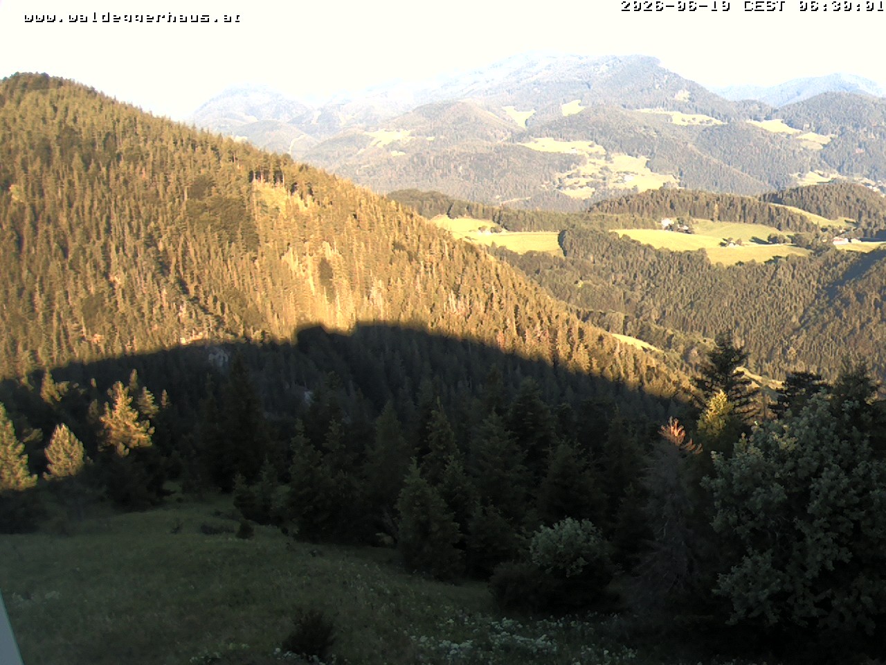 Archived image Webcam Restaurant Waldeggerhaus "Hohe Wand"