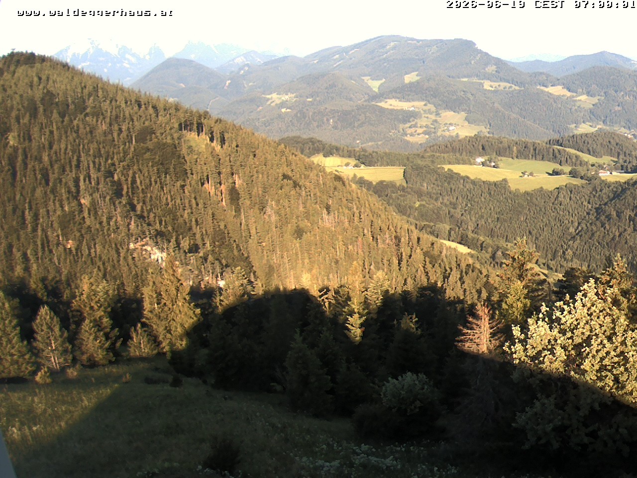 Archived image Webcam Restaurant Waldeggerhaus "Hohe Wand"
